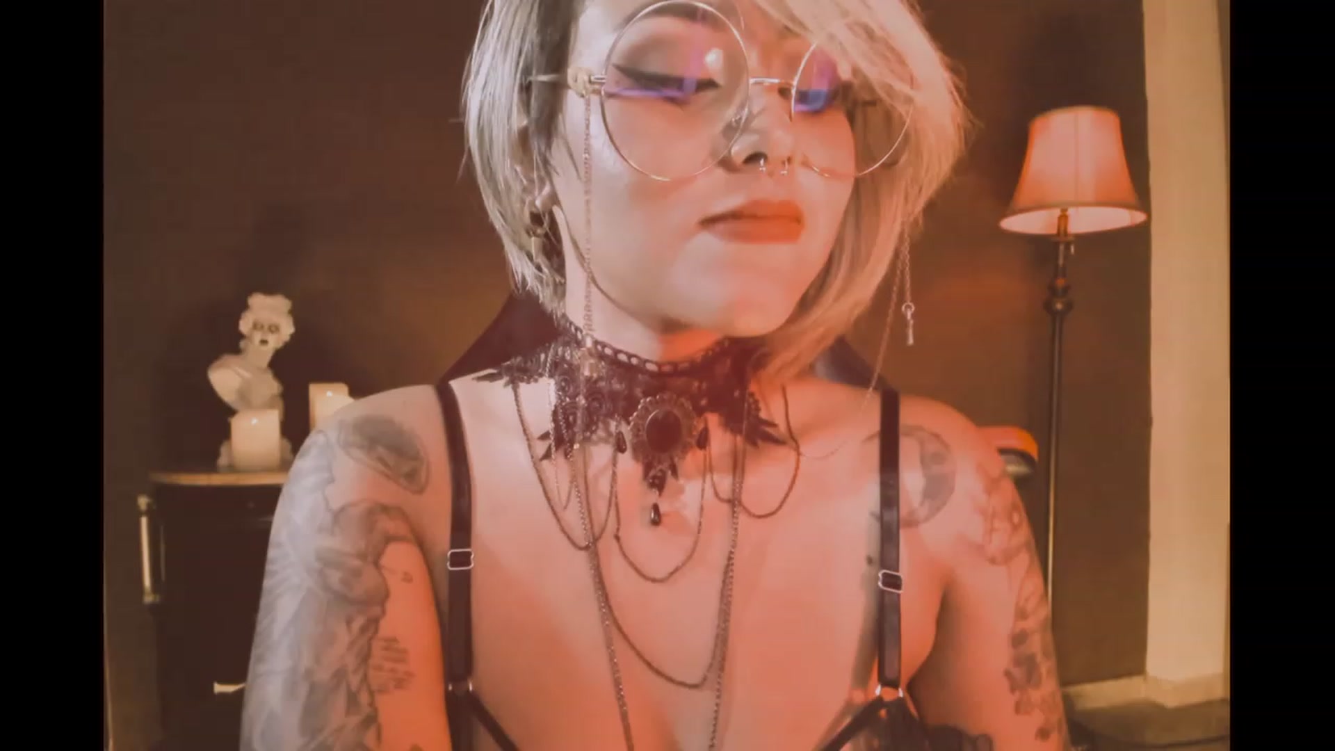 Gallery image thumbnail from AbraxxysRadio's myfreecams stream on, 12/16/2023, 02:31 image 6 of 20