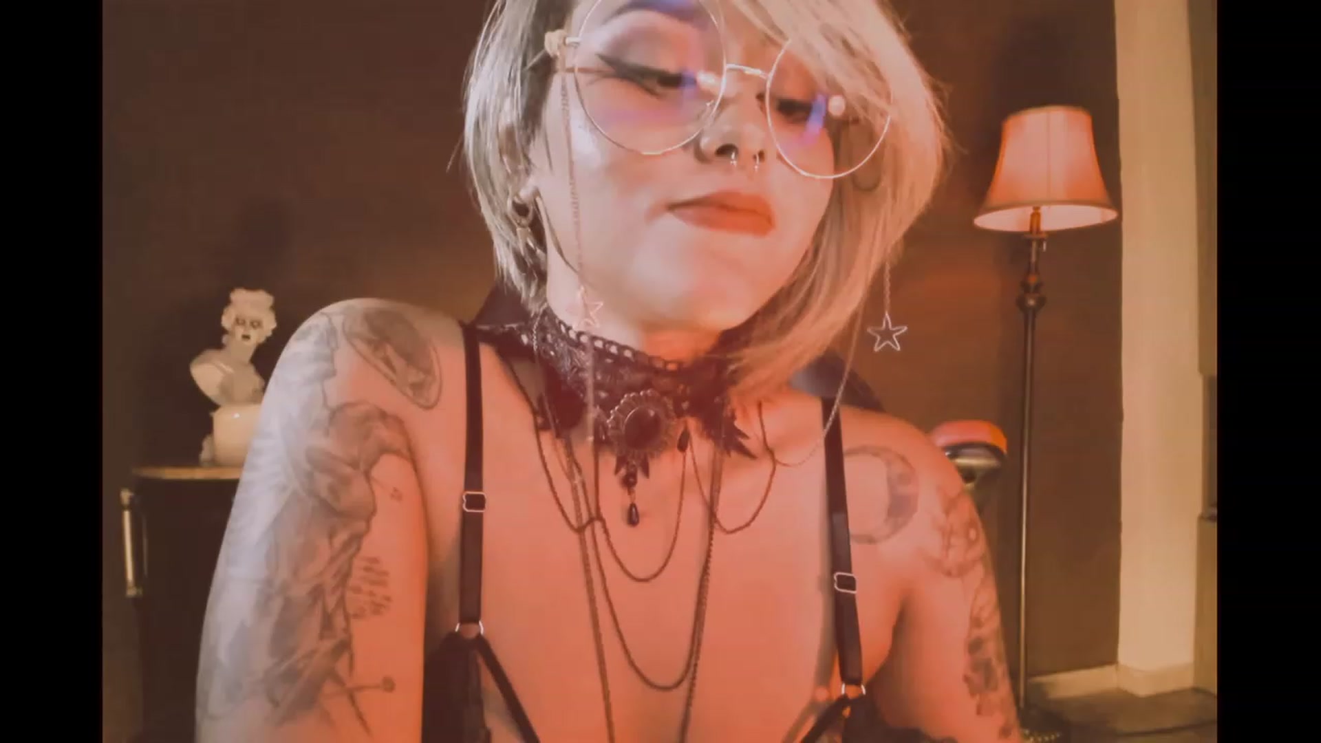 Gallery image thumbnail from AbraxxysRadio's myfreecams stream on, 12/16/2023, 02:31 image 7 of 20
