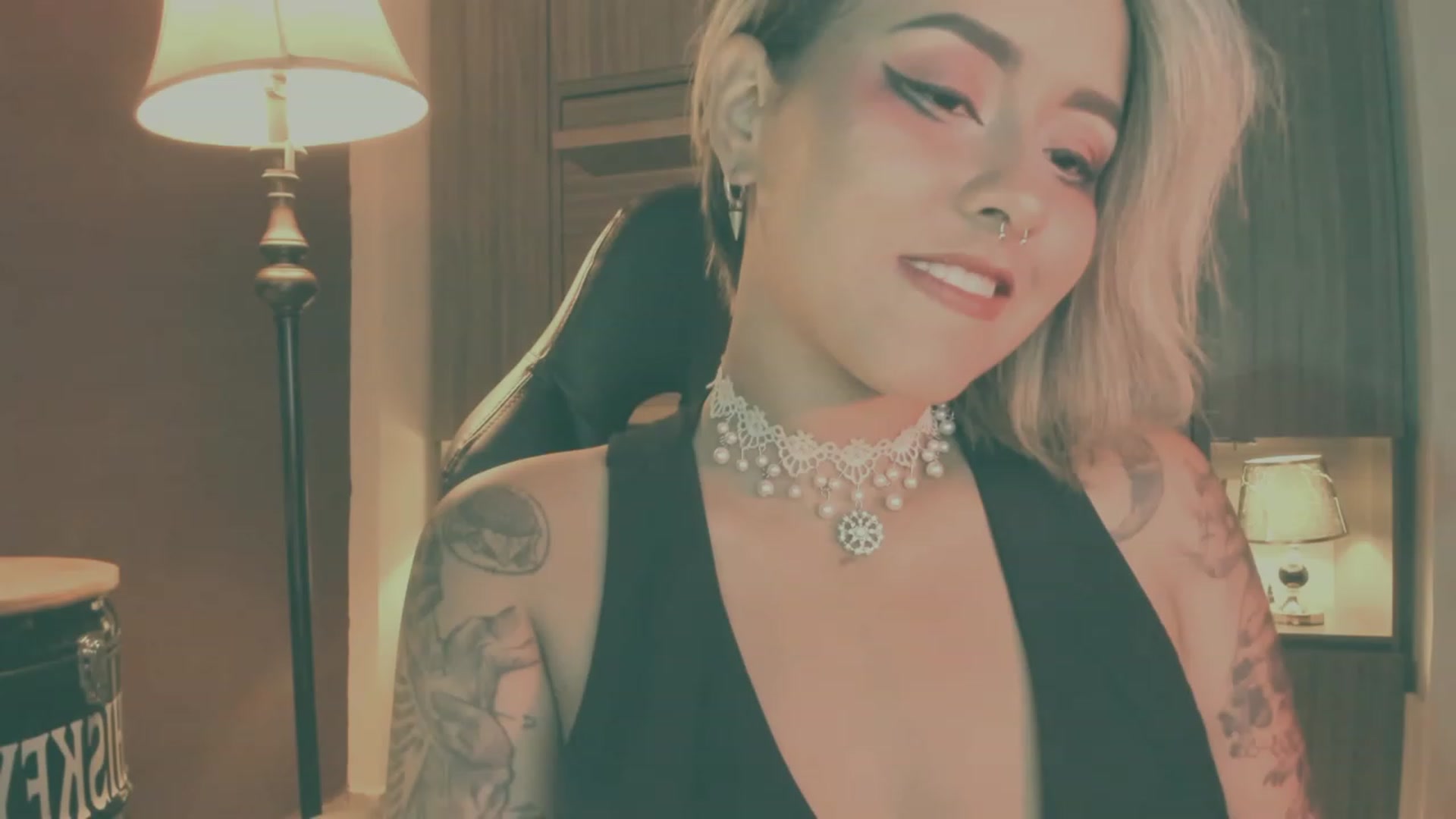 Gallery image thumbnail from AbraxxysRadio's myfreecams stream on, 12/20/2023, 24:04 image 18 of 20