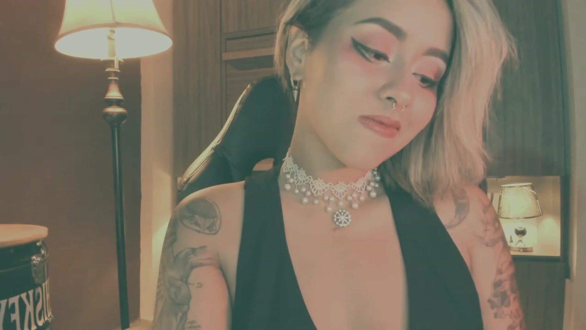 Gallery image thumbnail from AbraxxysRadio's myfreecams stream on, 12/20/2023, 24:04 image 19 of 20