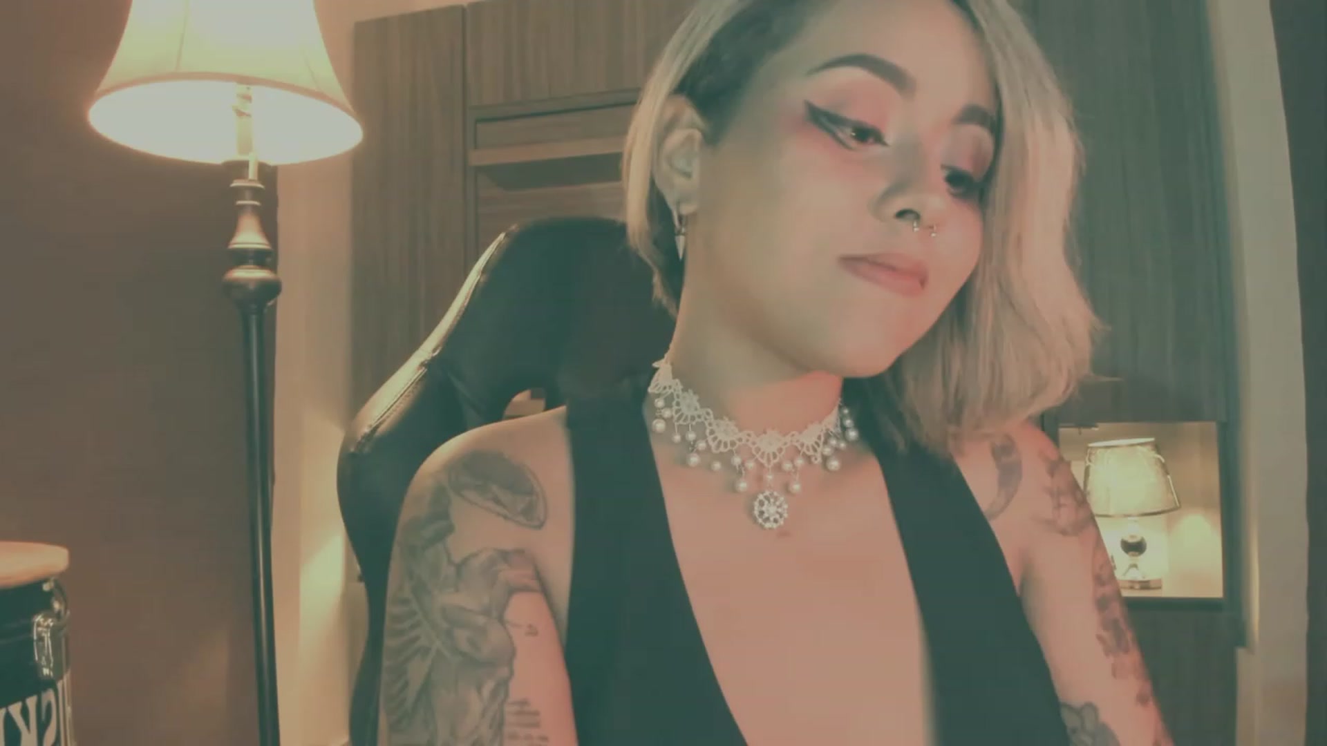 Gallery image thumbnail from AbraxxysRadio's myfreecams stream on, 12/20/2023, 01:42 image 16 of 20