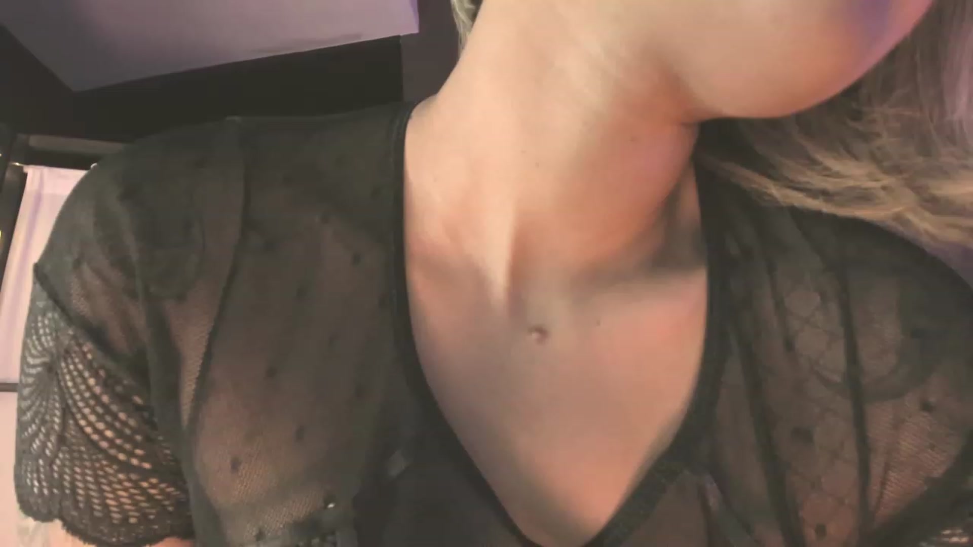 Gallery image thumbnail from AbraxxysRadio's myfreecams stream on, 12/21/2023, 01:06 image 14 of 20
