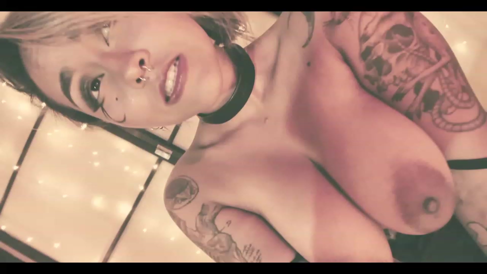 Gallery image thumbnail from AbraxxysRadio's myfreecams stream on, 12/22/2023, 24:01 image 17 of 20