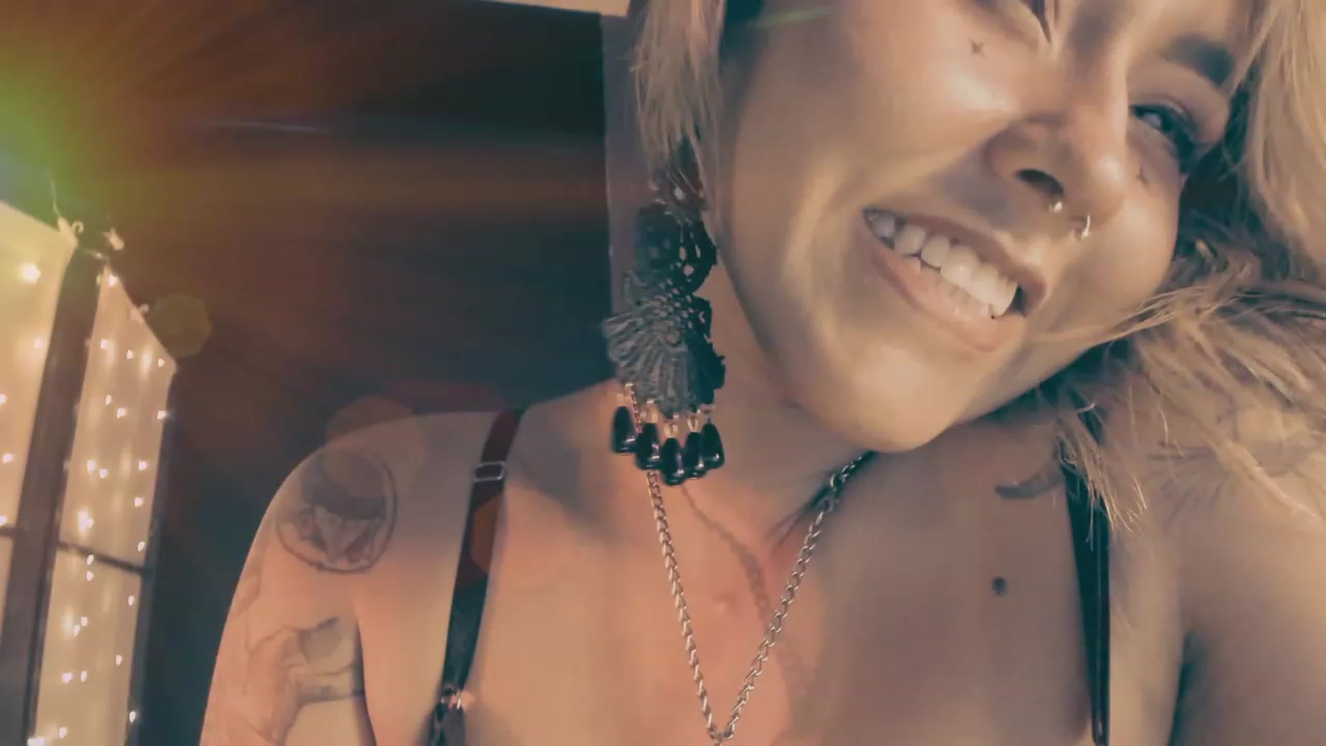 Gallery image thumbnail from AbraxxysRadio's myfreecams stream on, 12/24/2023, 19:28 image 20 of 20