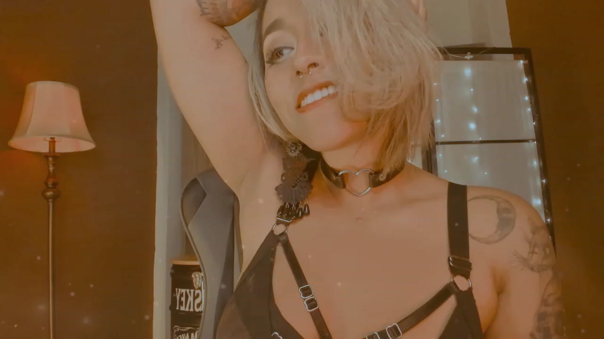 Gallery image thumbnail from AbraxxysRadio's myfreecams stream on, 12/28/2023, 02:06 image 11 of 20