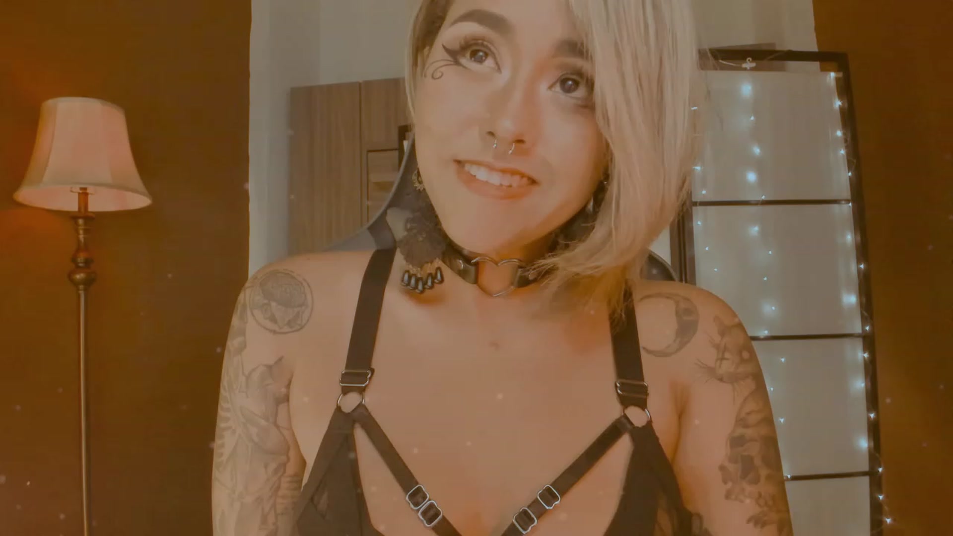 Gallery image thumbnail from AbraxxysRadio's myfreecams stream on, 12/28/2023, 02:06 image 18 of 20