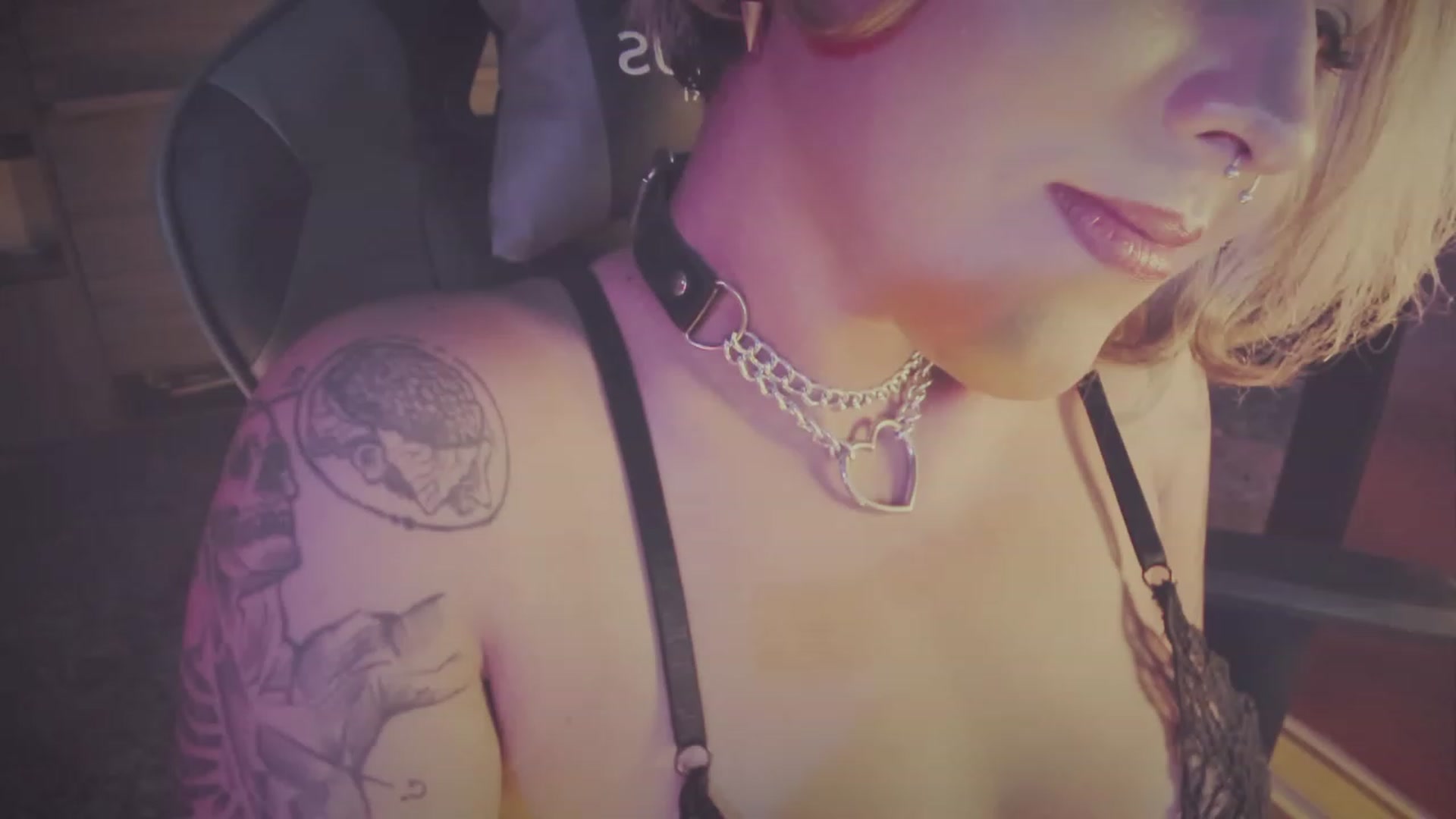Gallery image thumbnail from AbraxxysRadio's myfreecams stream on, 12/29/2023, 01:22 image 16 of 20