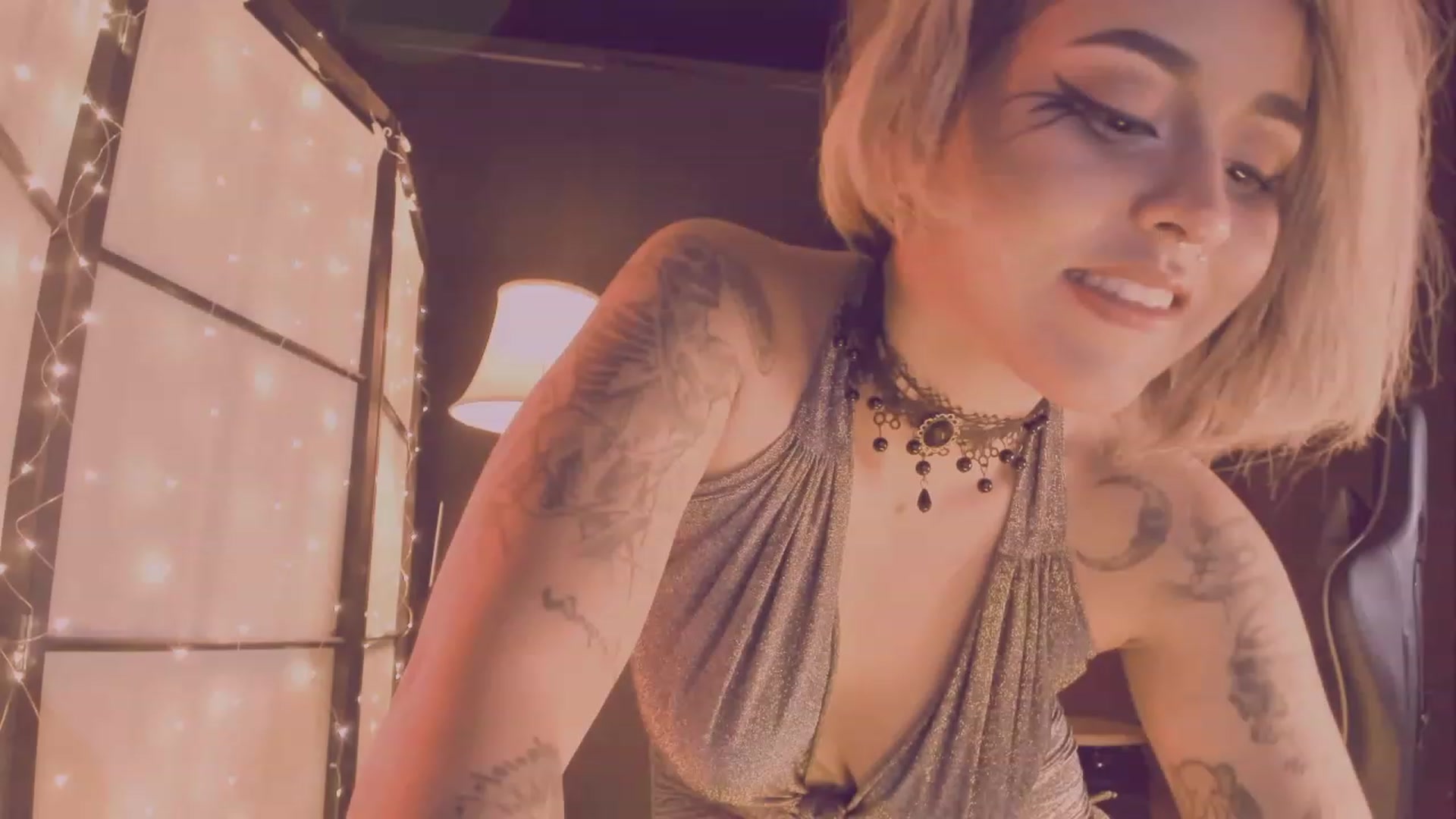 Gallery image thumbnail from AbraxxysRadio's myfreecams stream on, 12/30/2023, 21:59 image 16 of 20