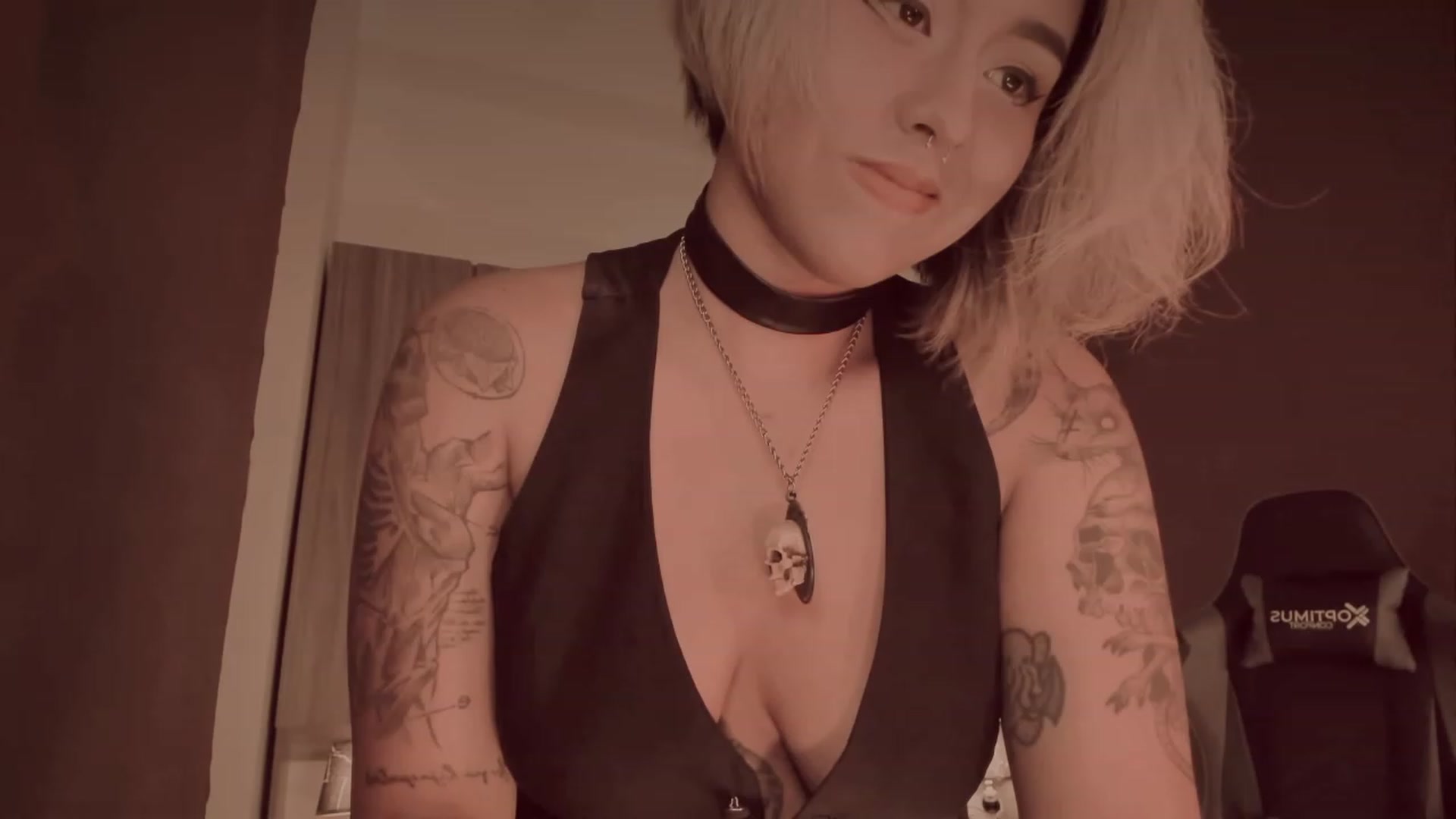 Gallery image thumbnail from AbraxxysRadio's myfreecams stream on, 01/04/2024, 24:24 image 13 of 20
