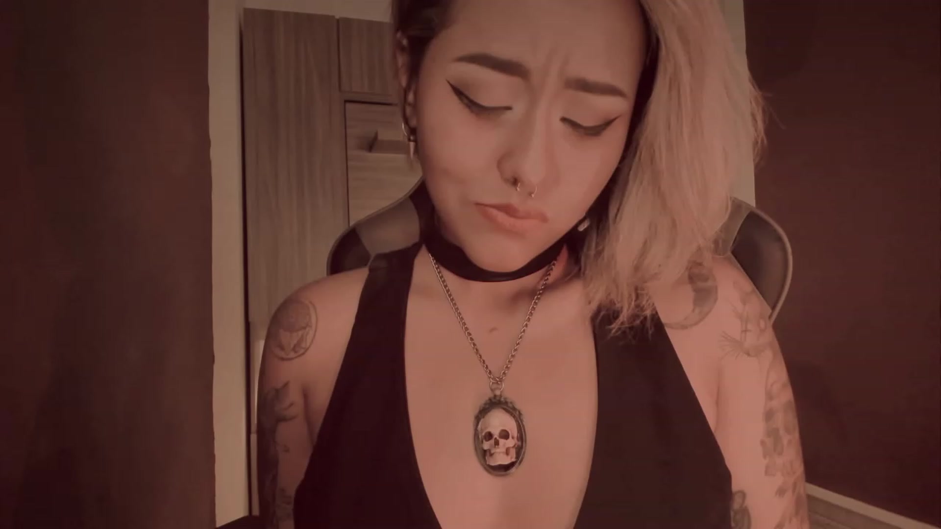 Gallery image thumbnail from AbraxxysRadio's myfreecams stream on, 01/04/2024, 24:24 image 20 of 20