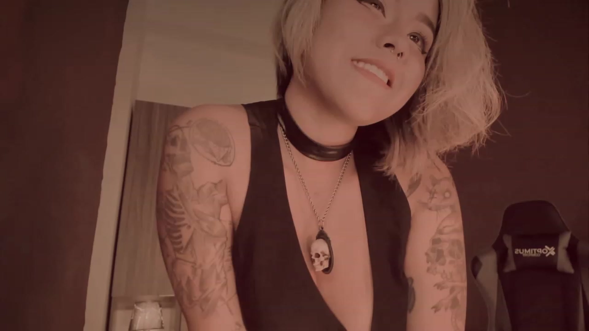 Gallery image thumbnail from AbraxxysRadio's myfreecams stream on, 01/04/2024, 24:24 image 14 of 20