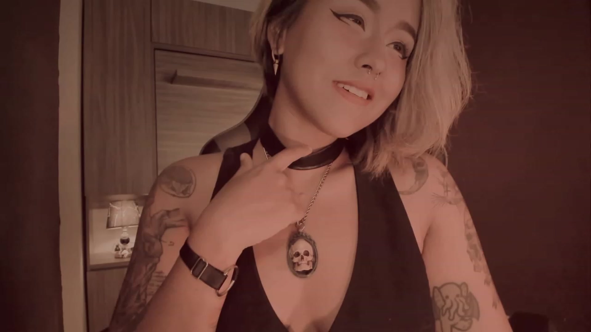 Gallery image thumbnail from AbraxxysRadio's myfreecams stream on, 01/04/2024, 24:24 image 6 of 20