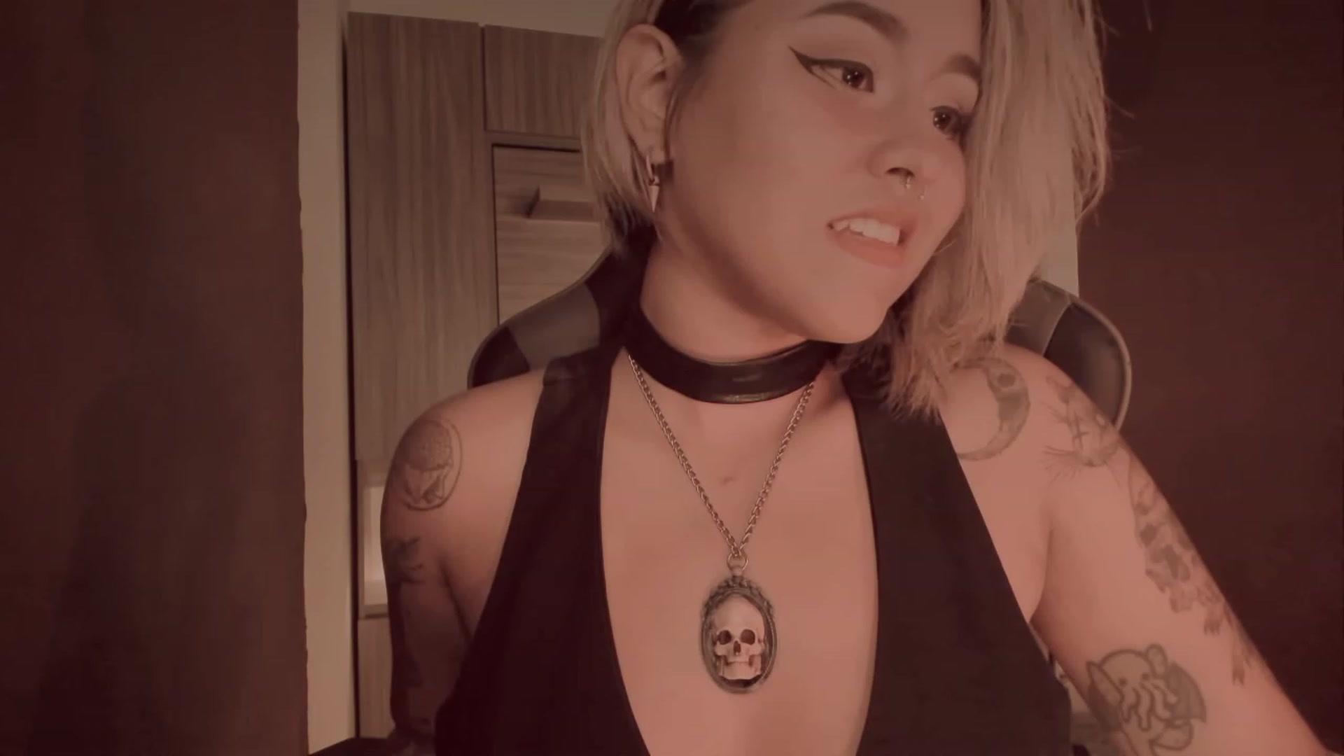 Gallery image thumbnail from AbraxxysRadio's myfreecams stream on, 01/04/2024, 24:24 image 19 of 20