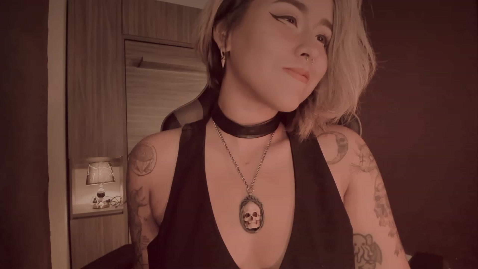 Gallery image thumbnail from AbraxxysRadio's myfreecams stream on, 01/04/2024, 24:24 image 7 of 20