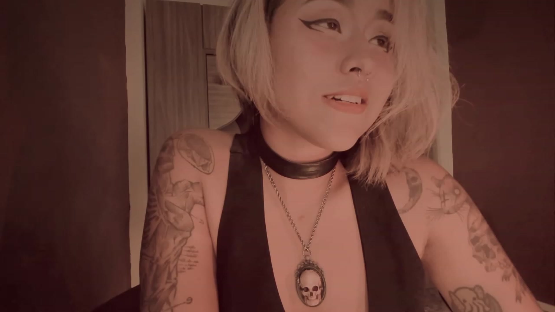 Gallery image thumbnail from AbraxxysRadio's myfreecams stream on, 01/04/2024, 24:24 image 15 of 20