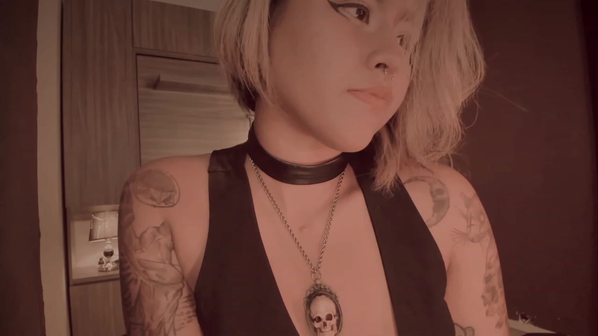 Gallery image thumbnail from AbraxxysRadio's myfreecams stream on, 01/04/2024, 01:10 image 10 of 20