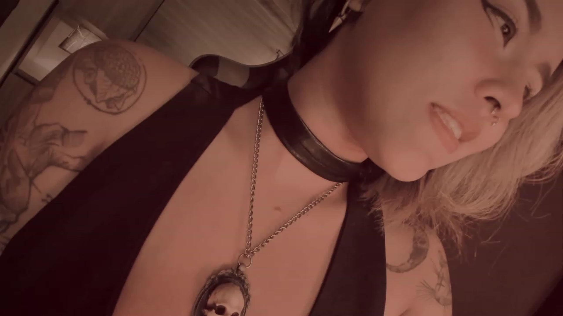 Gallery image thumbnail from AbraxxysRadio's myfreecams stream on, 01/04/2024, 01:10 image 17 of 20
