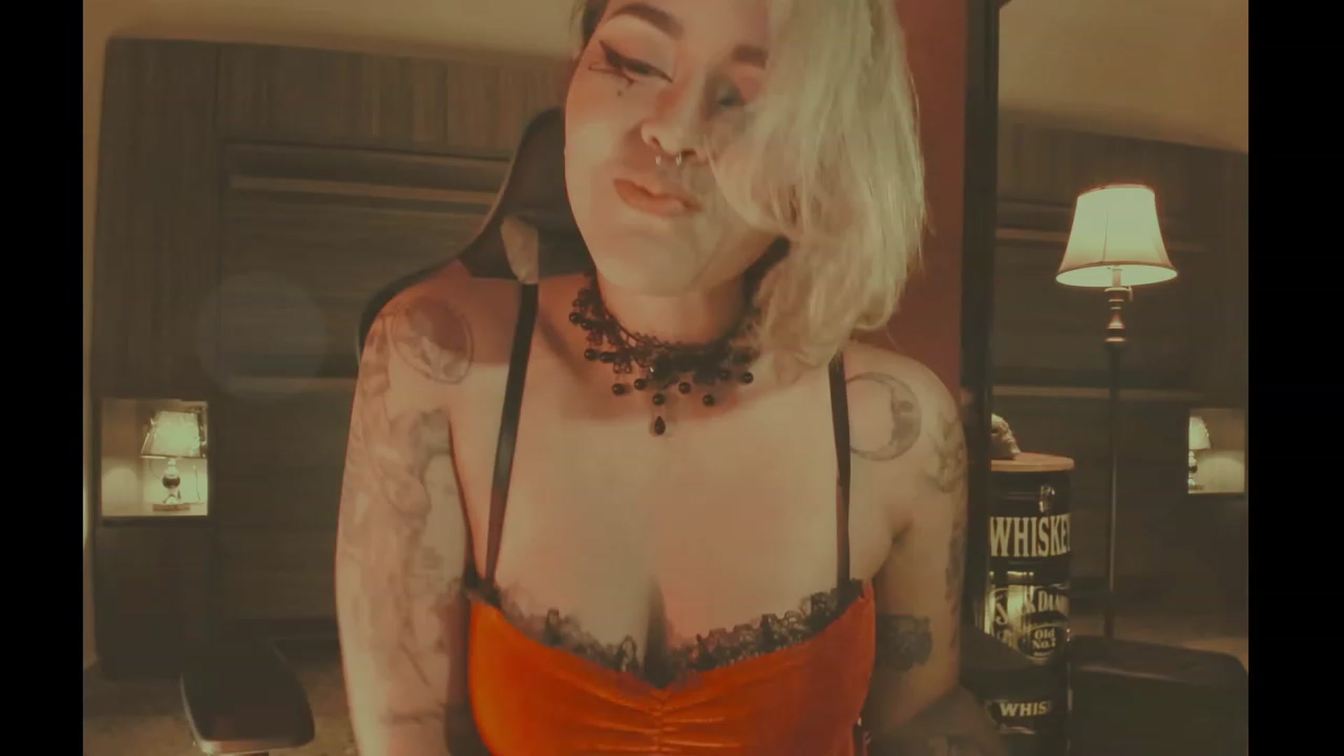 Gallery image thumbnail from AbraxxysRadio's myfreecams stream on, 01/06/2024, 24:22 image 2 of 20