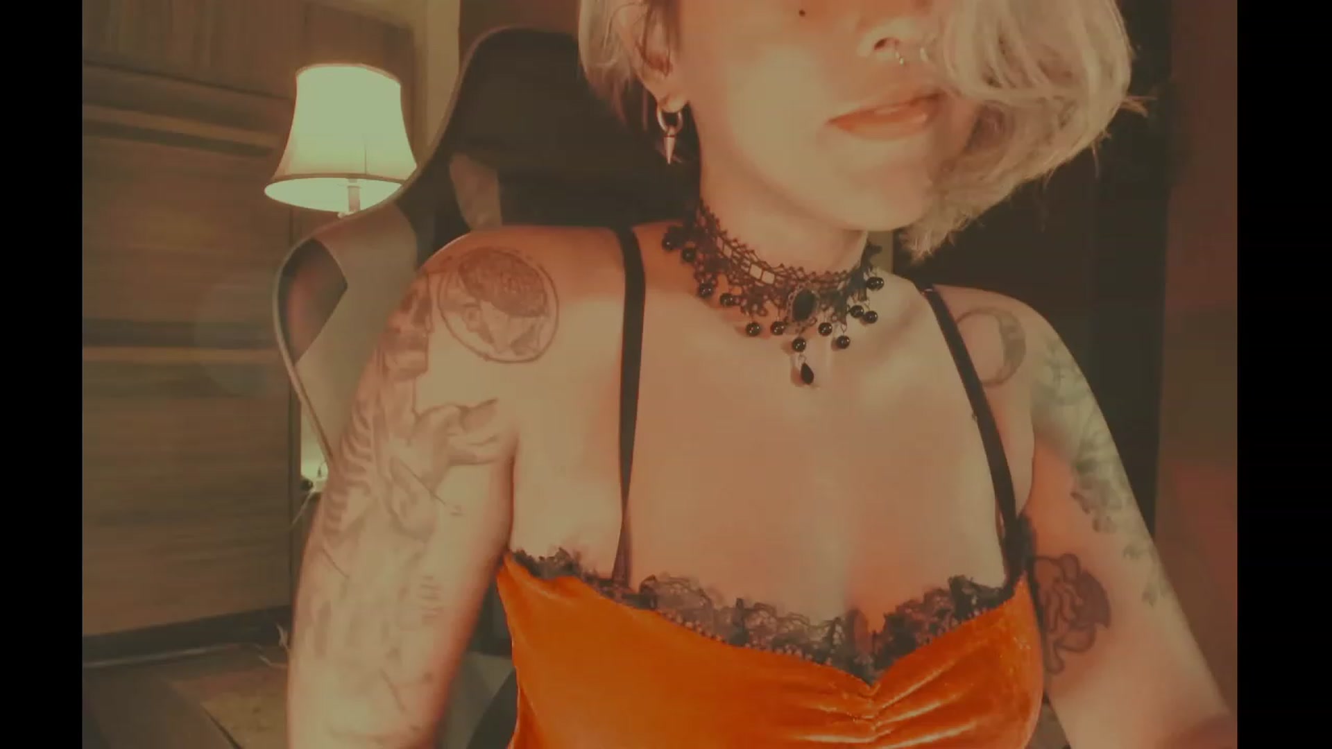 Gallery image thumbnail from AbraxxysRadio's myfreecams stream on, 01/06/2024, 24:22 image 8 of 20