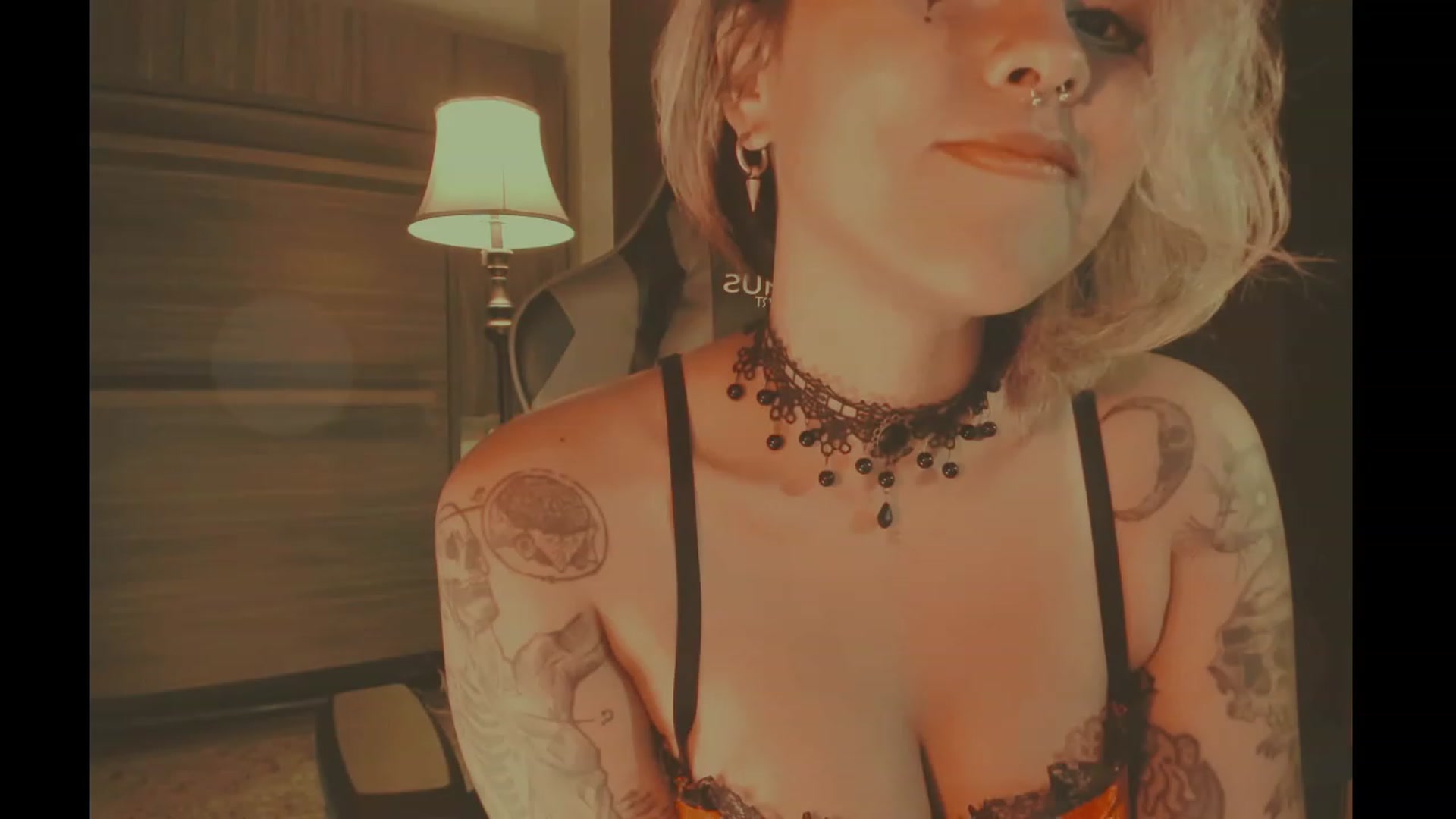 Gallery image thumbnail from AbraxxysRadio's myfreecams stream on, 01/06/2024, 24:22 image 14 of 20