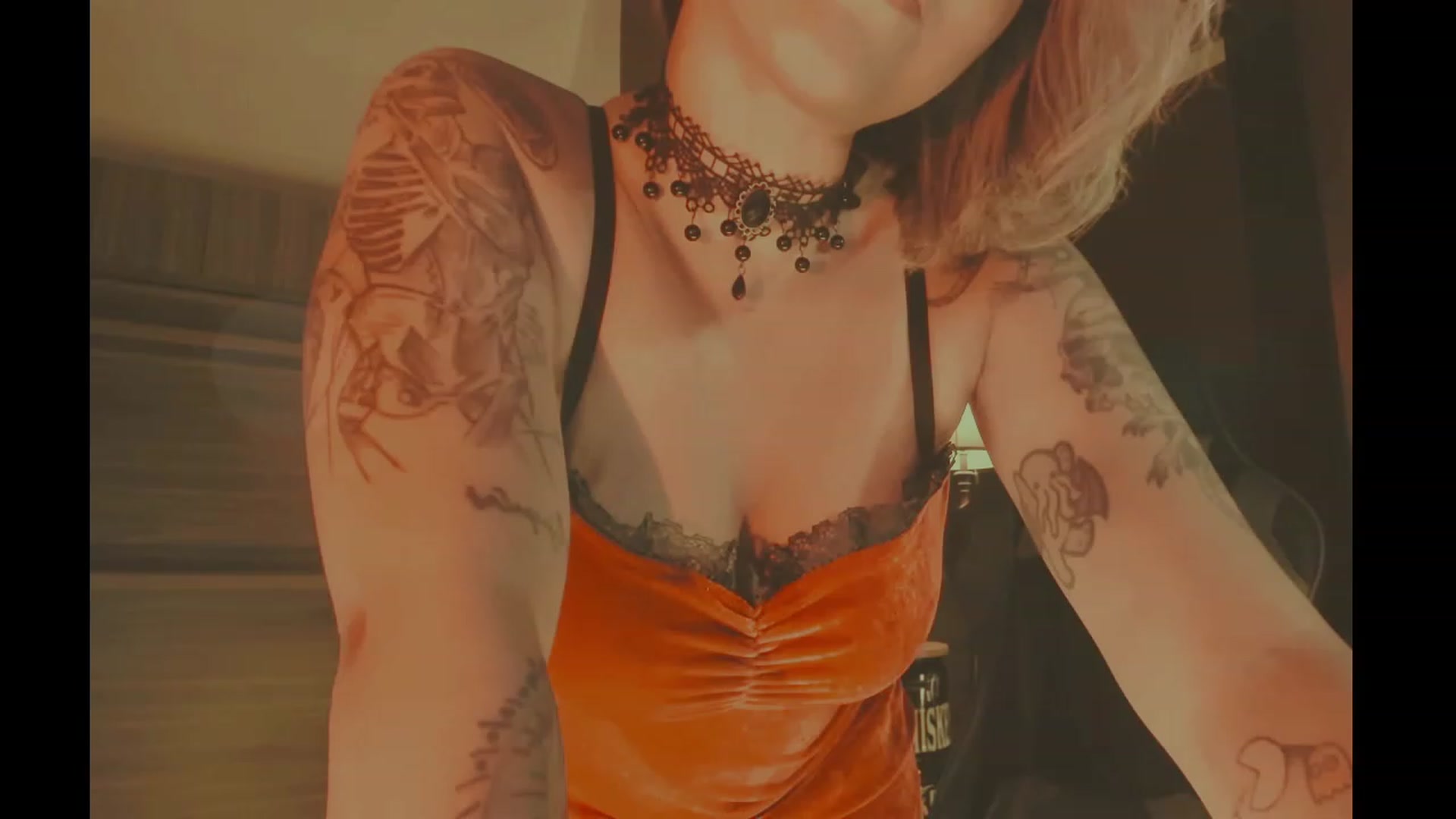Gallery image thumbnail from AbraxxysRadio's myfreecams stream on, 01/06/2024, 24:22 image 17 of 20