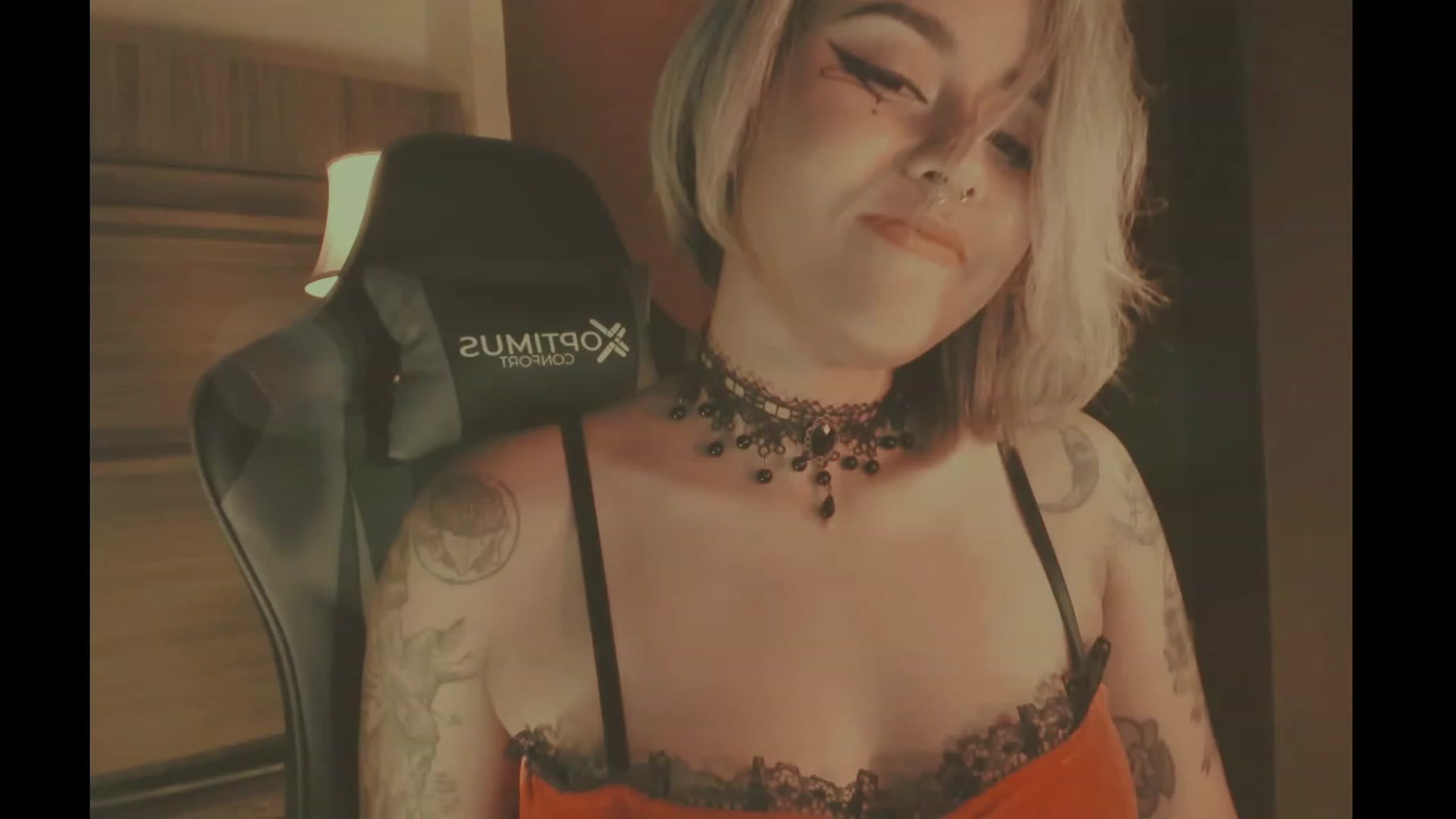 Gallery image thumbnail from AbraxxysRadio's myfreecams stream on, 01/06/2024, 02:37 image 7 of 20