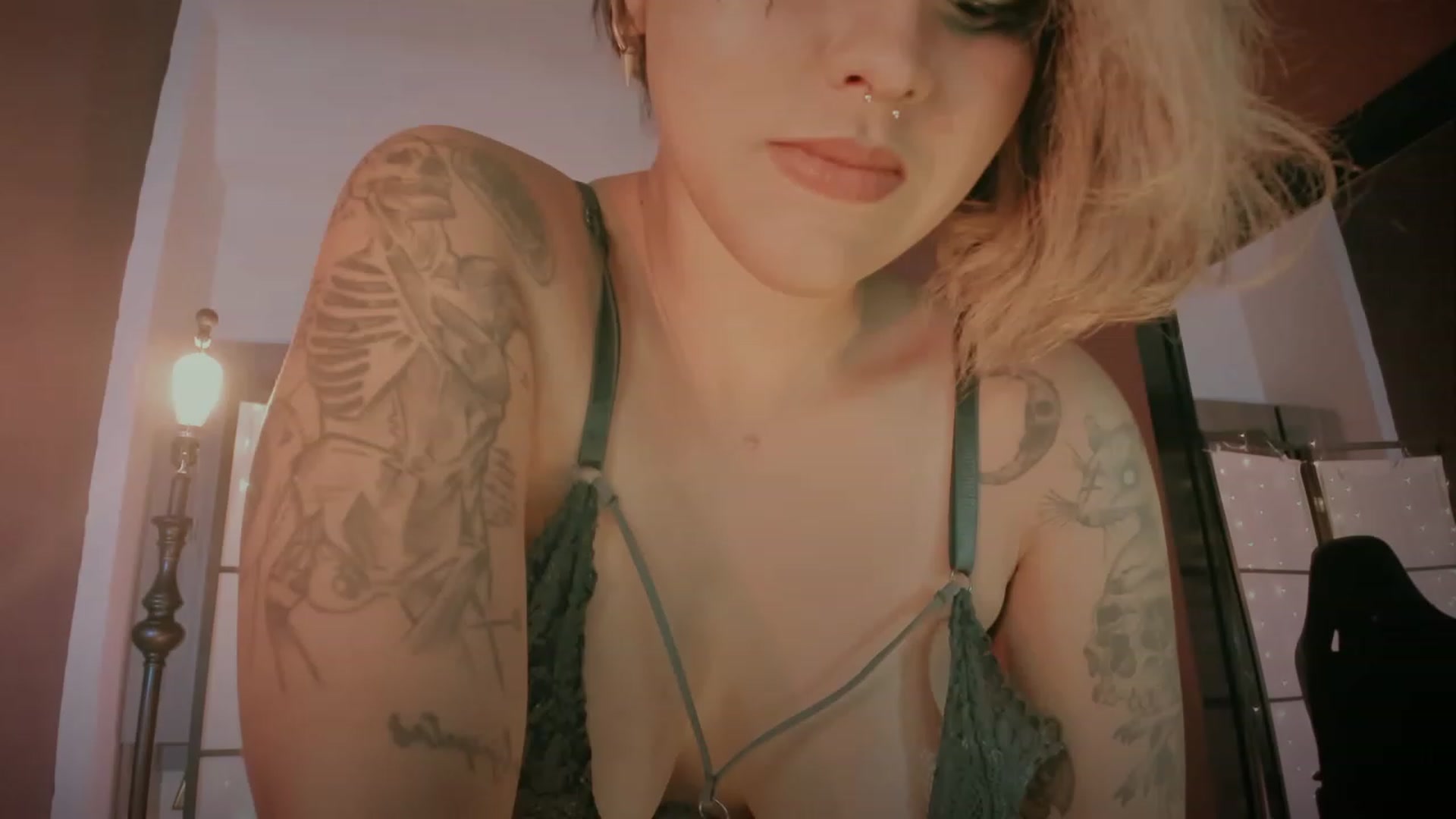 Gallery image thumbnail from AbraxxysRadio's myfreecams stream on, 01/06/2024, 23:46 image 20 of 20