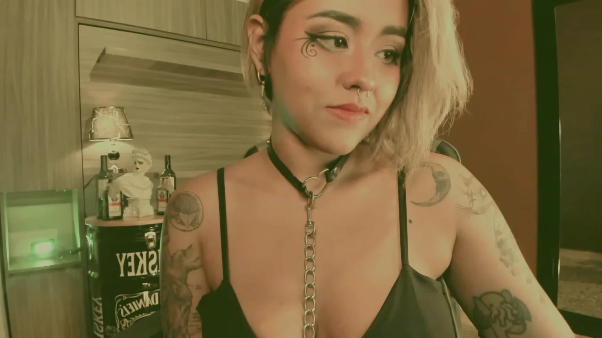 Gallery image thumbnail from AbraxxysRadio's myfreecams stream on, 01/07/2024, 19:59 image 19 of 20