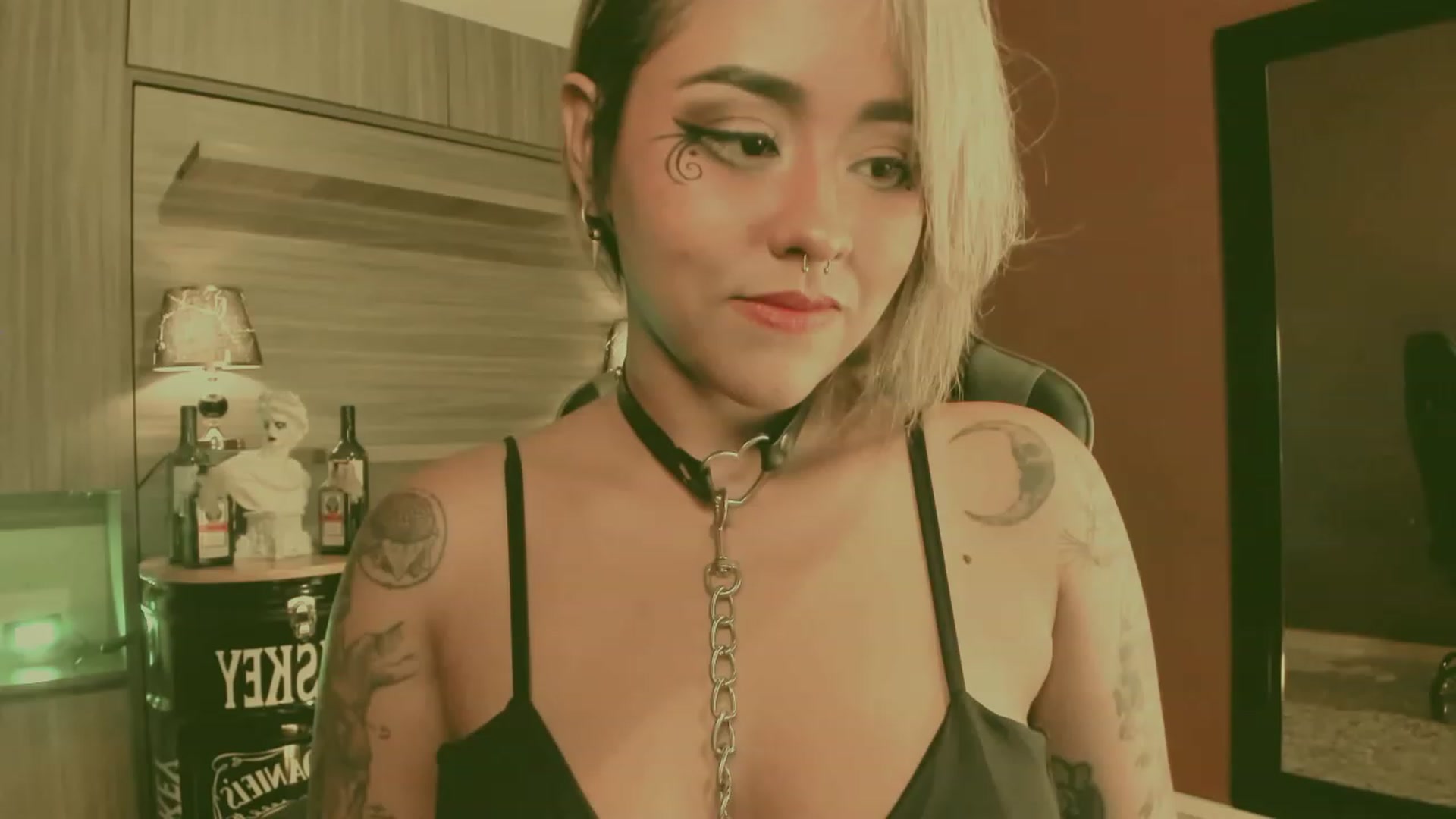 Gallery image thumbnail from AbraxxysRadio's myfreecams stream on, 01/07/2024, 19:59 image 12 of 20