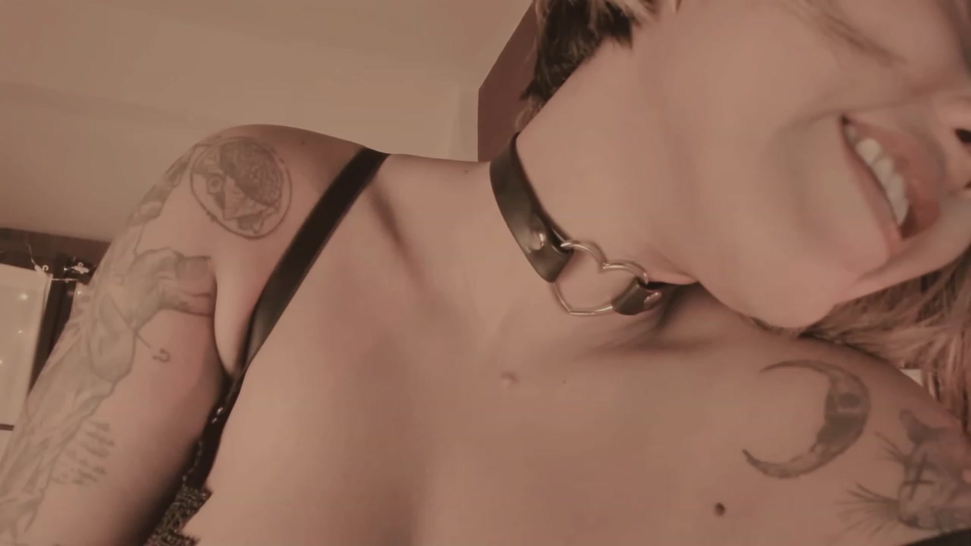 Gallery image thumbnail from AbraxxysRadio's myfreecams stream on, 01/10/2024, 02:28 image 11 of 20