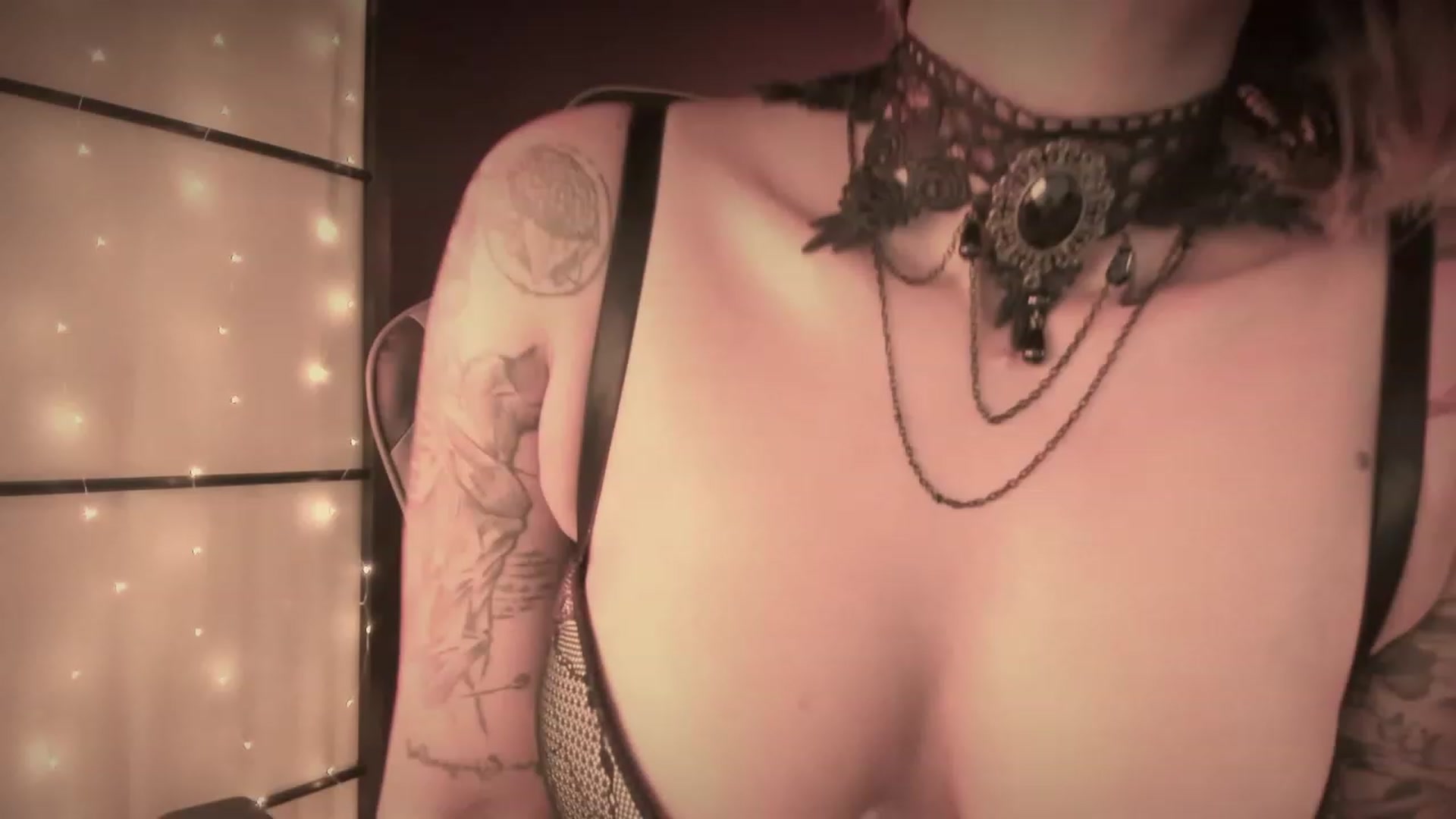Gallery image thumbnail from AbraxxysRadio's myfreecams stream on, 01/16/2024, 02:26 image 5 of 20