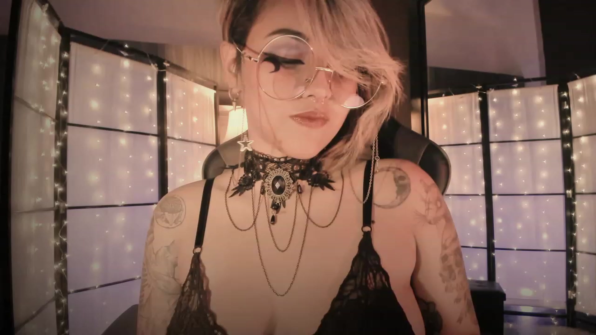Gallery image thumbnail from AbraxxysRadio's myfreecams stream on, 02/07/2024, 24:18 image 8 of 20