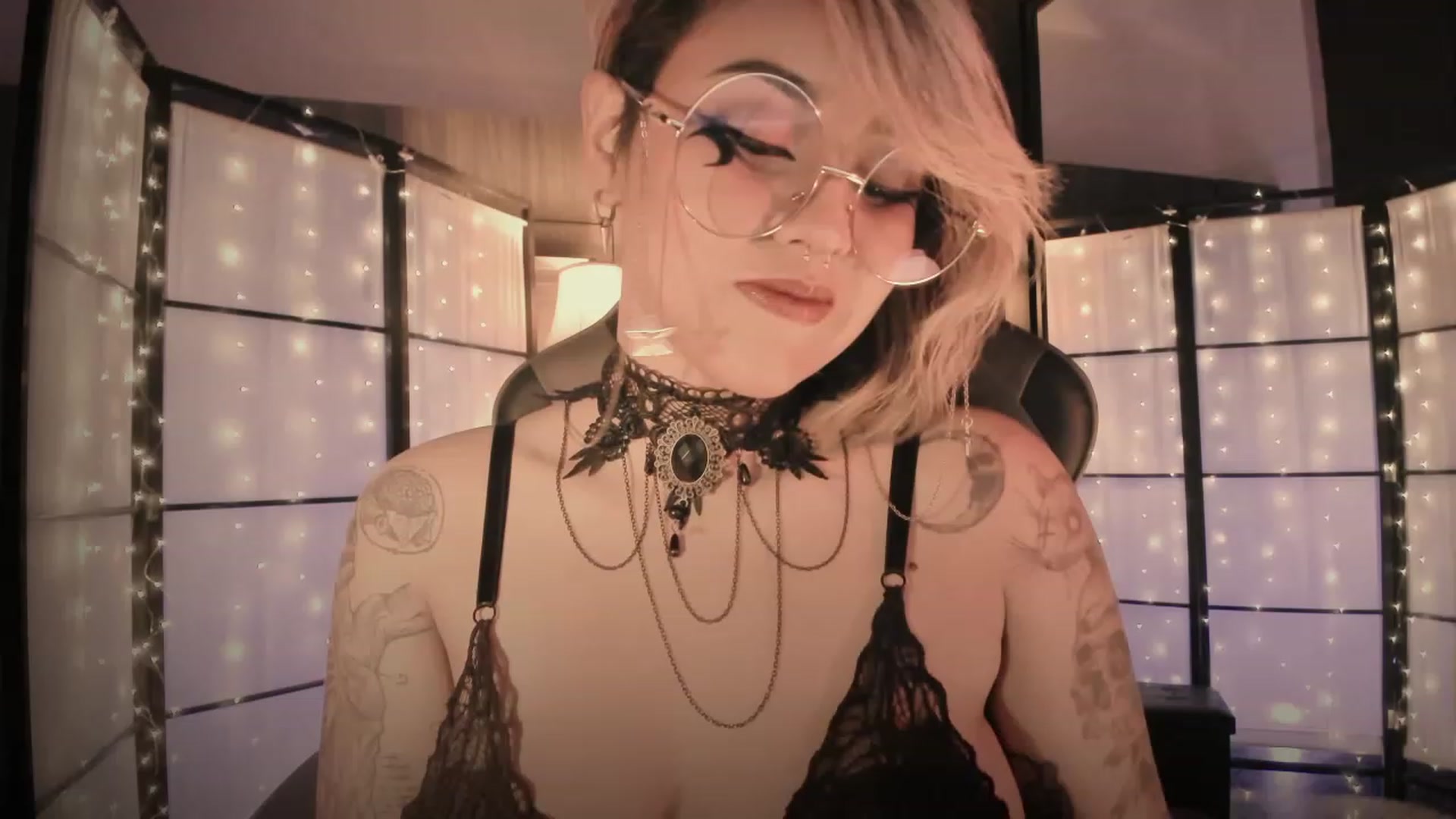 Gallery image thumbnail from AbraxxysRadio's myfreecams stream on, 02/07/2024, 24:18 image 7 of 20