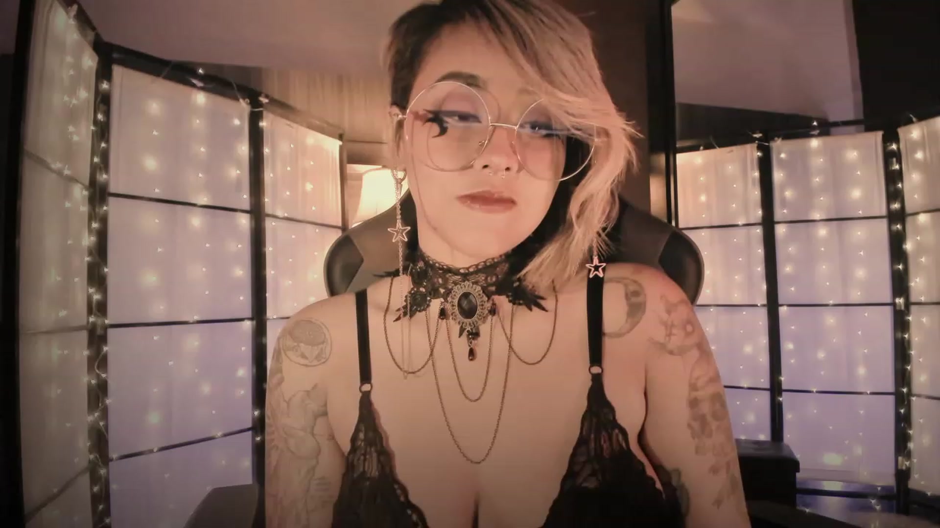 Gallery image thumbnail from AbraxxysRadio's myfreecams stream on, 02/07/2024, 24:18 image 2 of 20