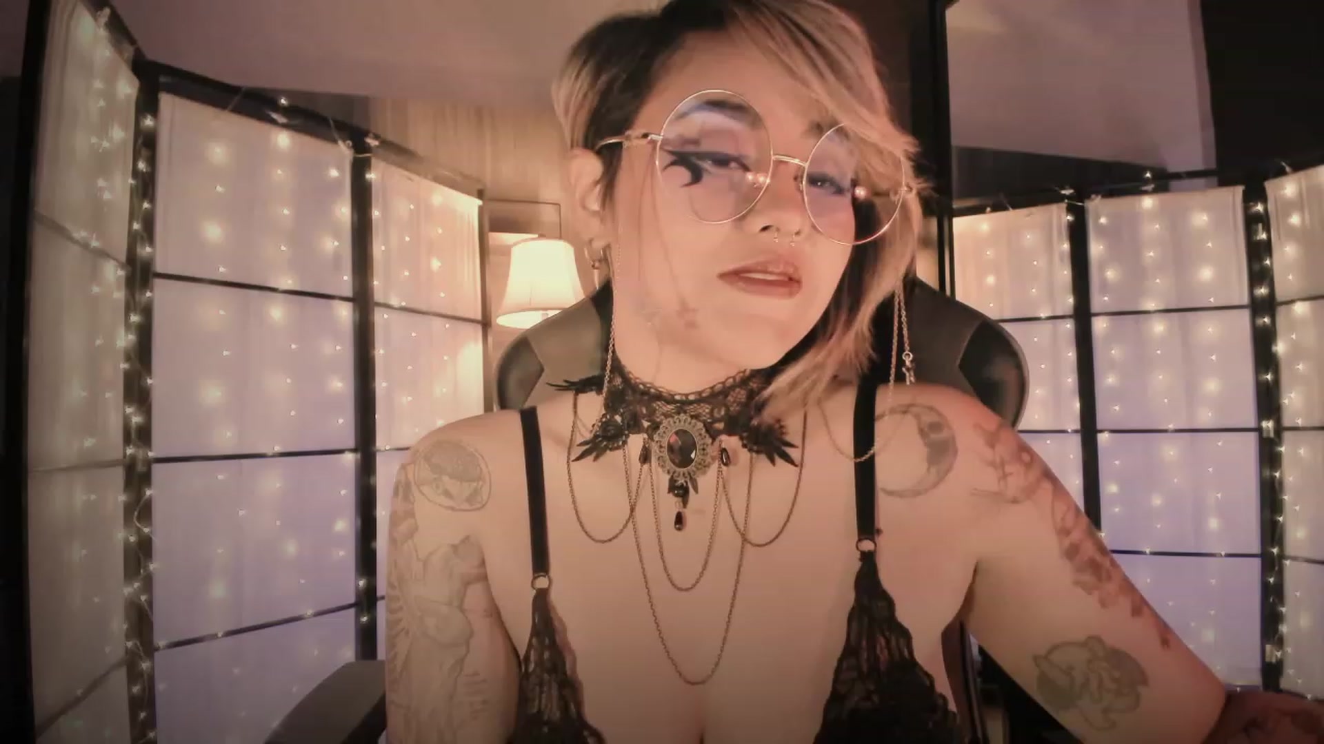 Gallery image thumbnail from AbraxxysRadio's myfreecams stream on, 02/07/2024, 24:18 image 5 of 20