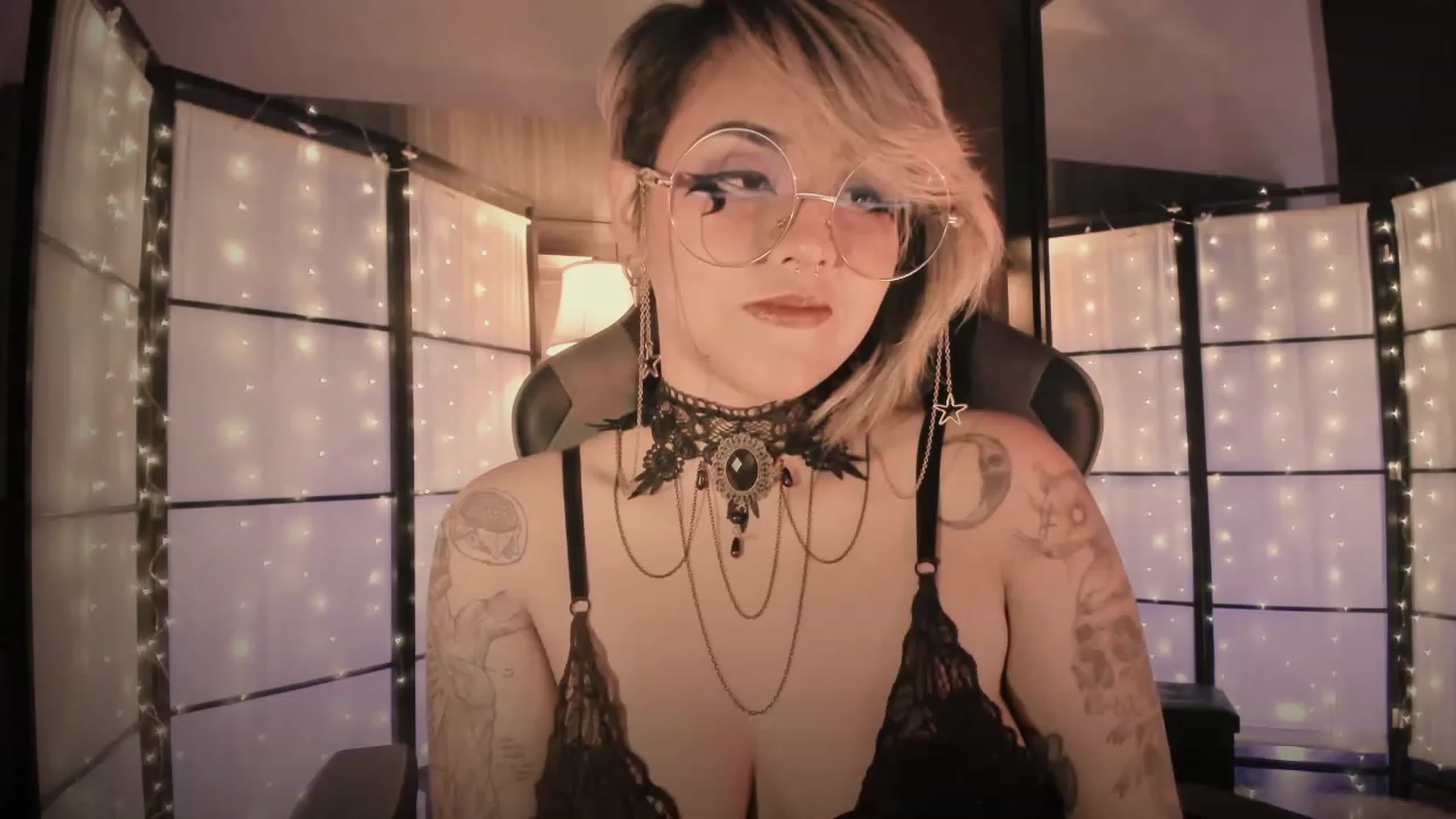 Gallery image thumbnail from AbraxxysRadio's myfreecams stream on, 02/07/2024, 24:18 image 4 of 20