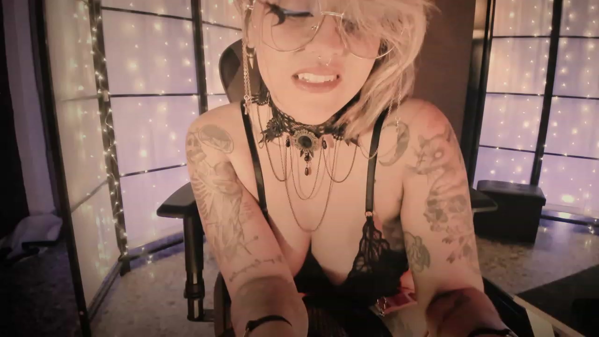 Gallery image thumbnail from AbraxxysRadio's myfreecams stream on, 02/07/2024, 01:58 image 3 of 20