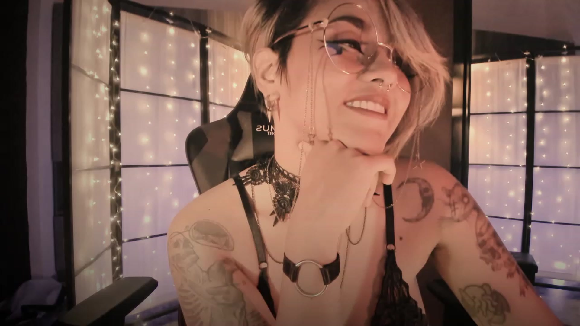 Gallery image thumbnail from AbraxxysRadio's myfreecams stream on, 02/07/2024, 01:58 image 16 of 20