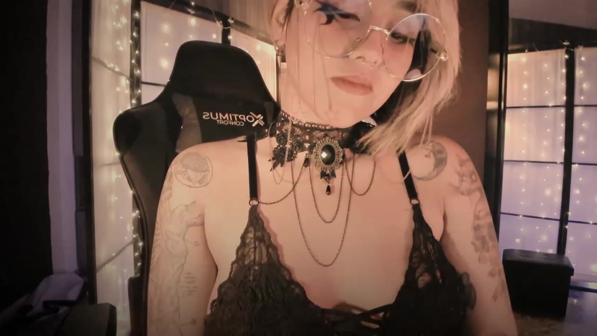 Gallery image thumbnail from AbraxxysRadio's myfreecams stream on, 02/07/2024, 01:58 image 12 of 20