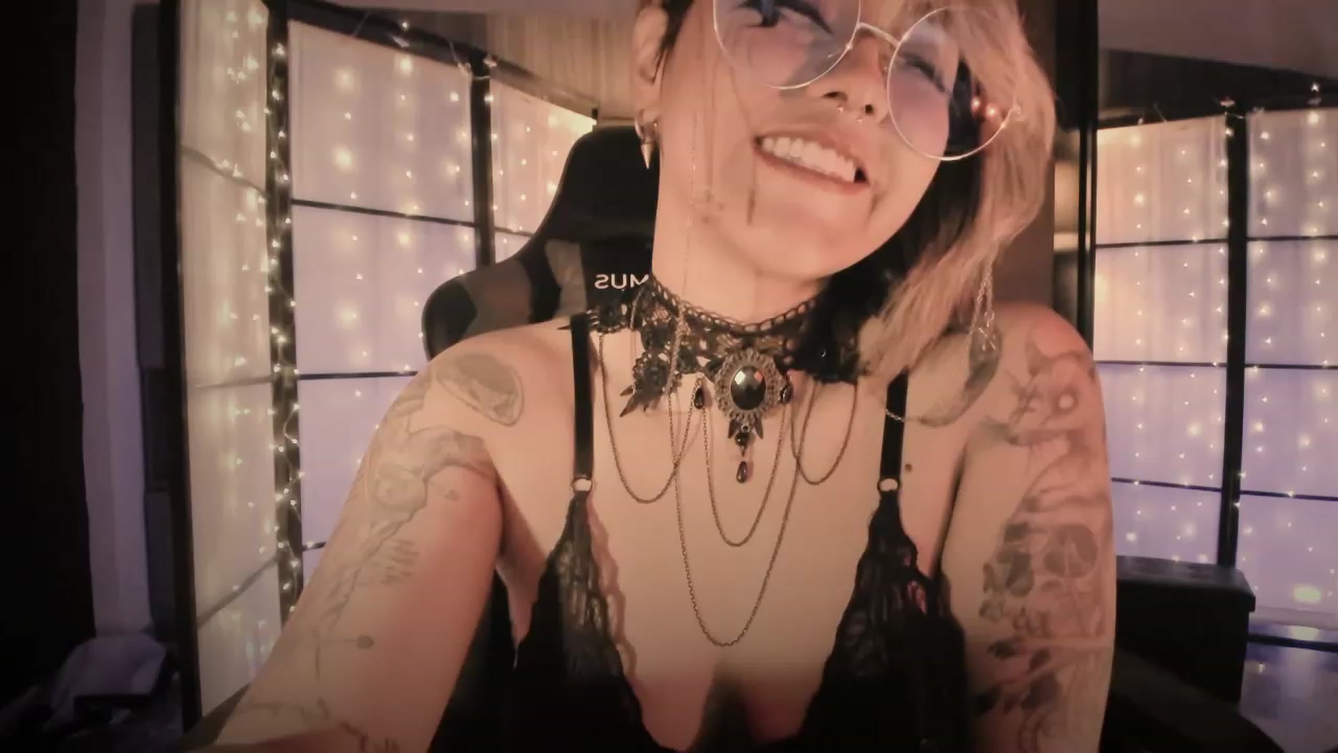 Gallery image thumbnail from AbraxxysRadio's myfreecams stream on, 02/07/2024, 01:58 image 17 of 20