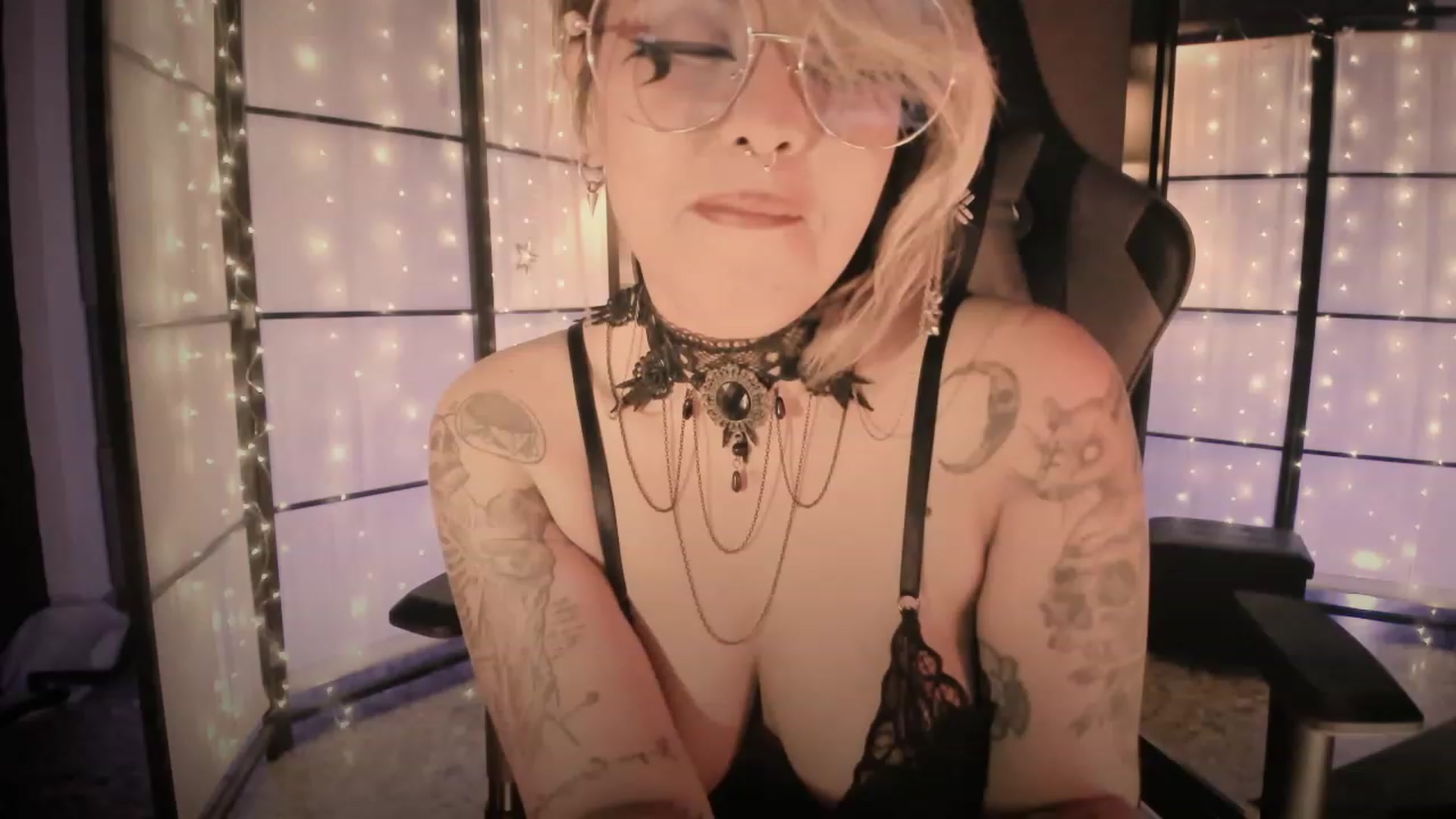 Gallery image thumbnail from AbraxxysRadio's myfreecams stream on, 02/07/2024, 01:58 image 4 of 20