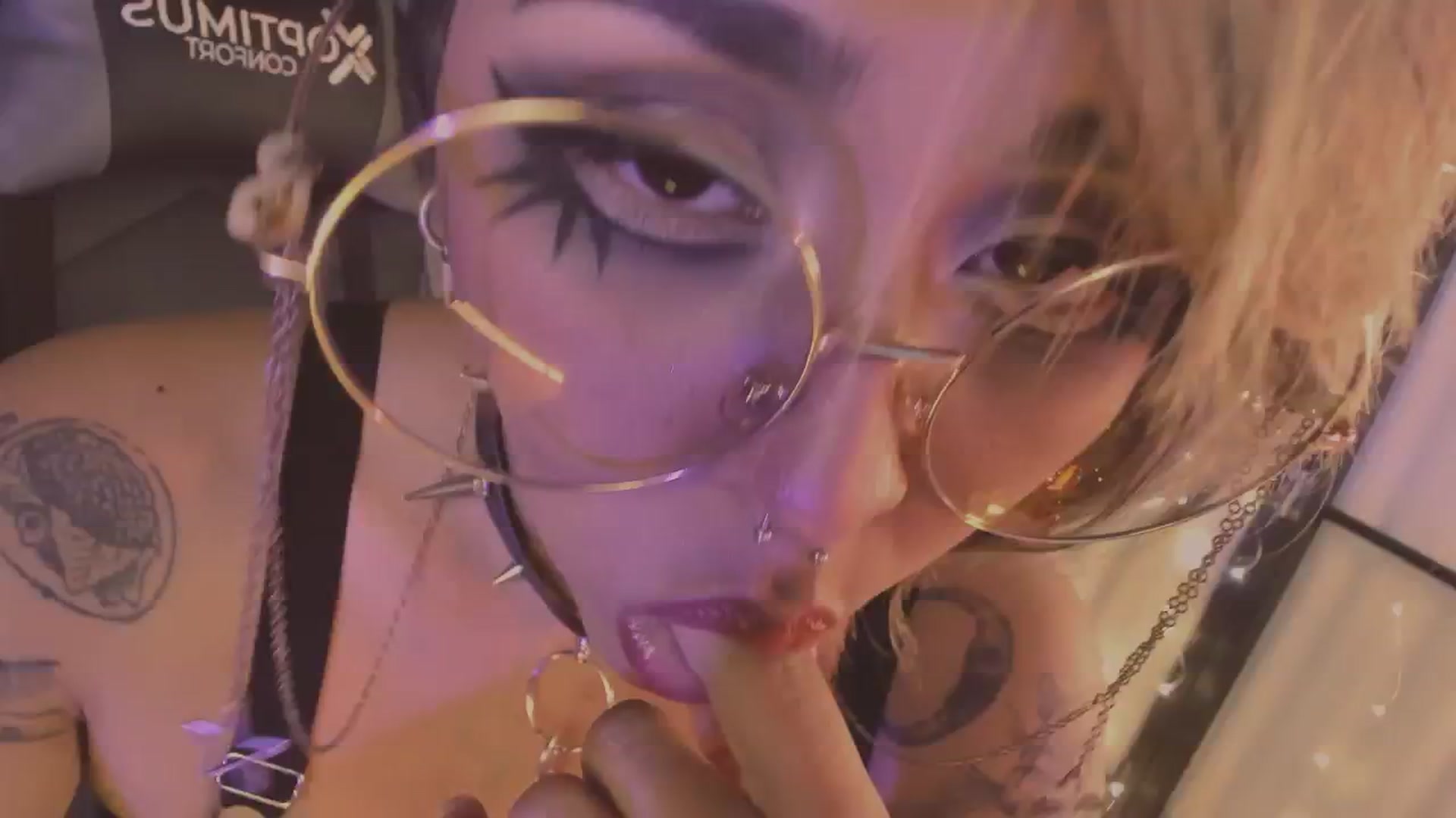 Gallery image thumbnail from AbraxxysRadio's myfreecams stream on, 02/09/2024, 24:05 image 13 of 20