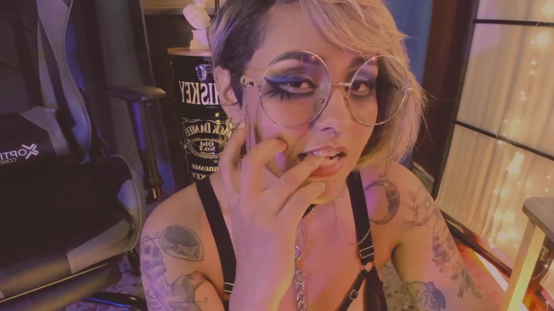 Gallery image thumbnail from AbraxxysRadio's myfreecams stream on, 02/09/2024, 02:12 image 20 of 20