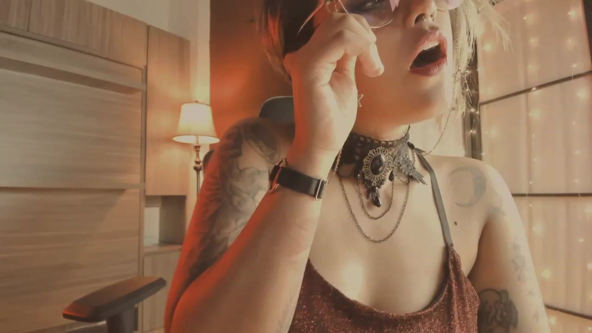 Gallery image thumbnail from AbraxxysRadio's myfreecams stream on, 02/10/2024, 24:46 image 6 of 20