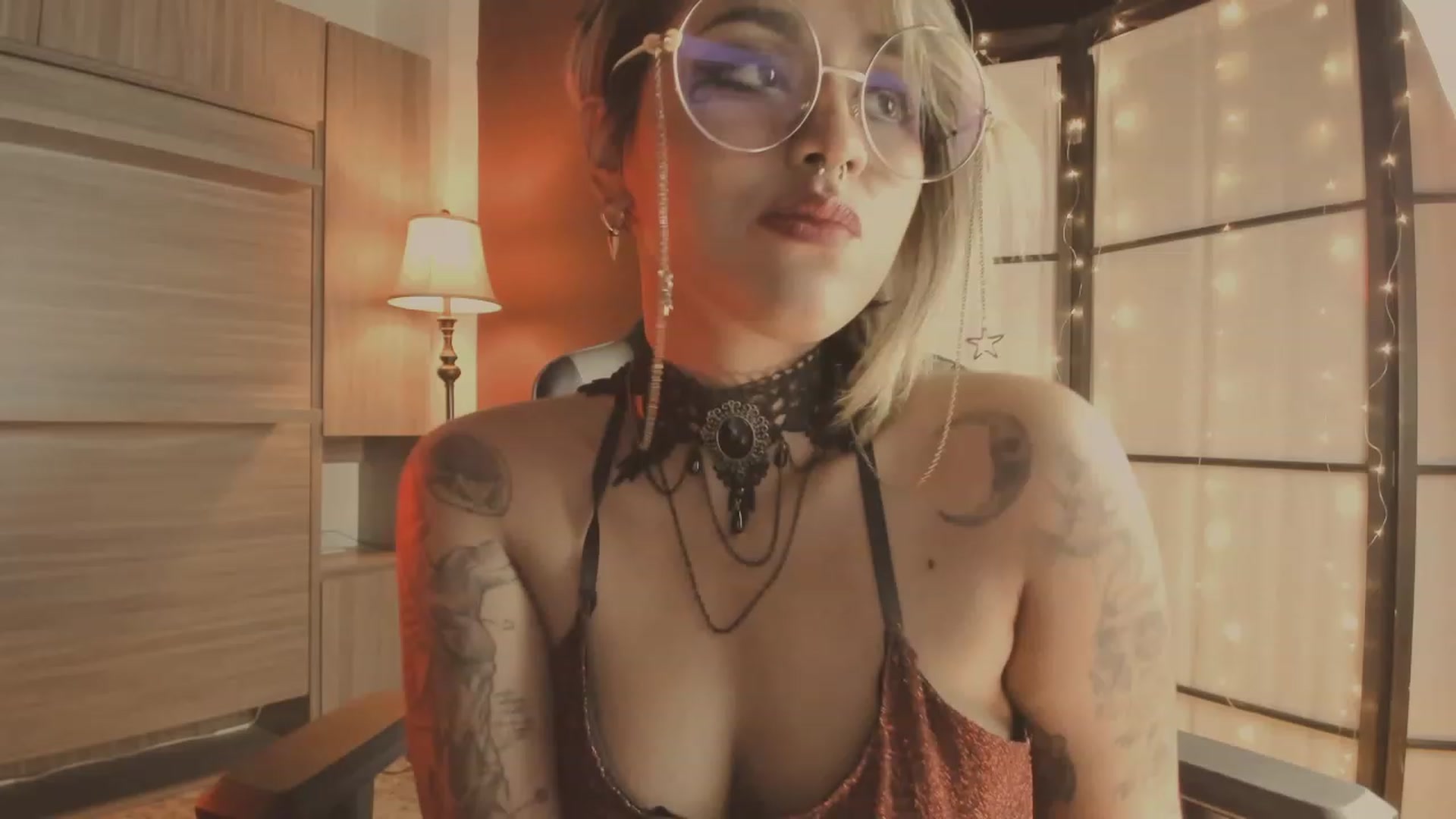 Gallery image thumbnail from AbraxxysRadio's myfreecams stream on, 02/10/2024, 01:57 image 2 of 20