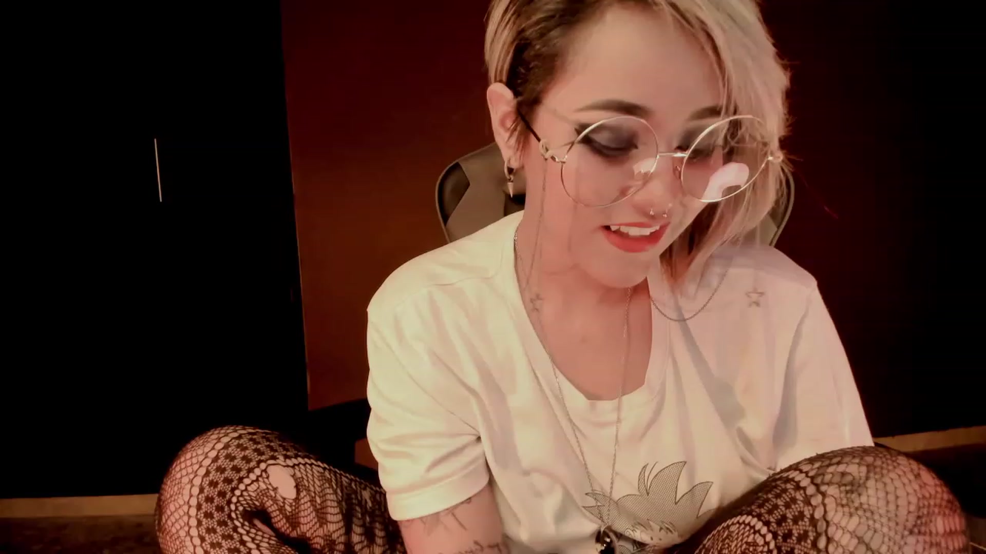 Gallery image thumbnail from AbraxxysRadio's myfreecams stream on, 02/12/2024, 23:50 image 15 of 20