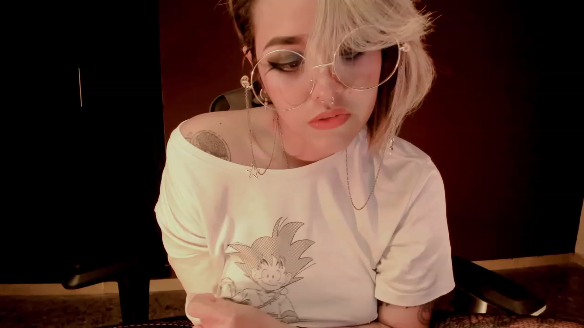 Gallery image thumbnail from AbraxxysRadio's myfreecams stream on, 02/13/2024, 24:18 image 10 of 20