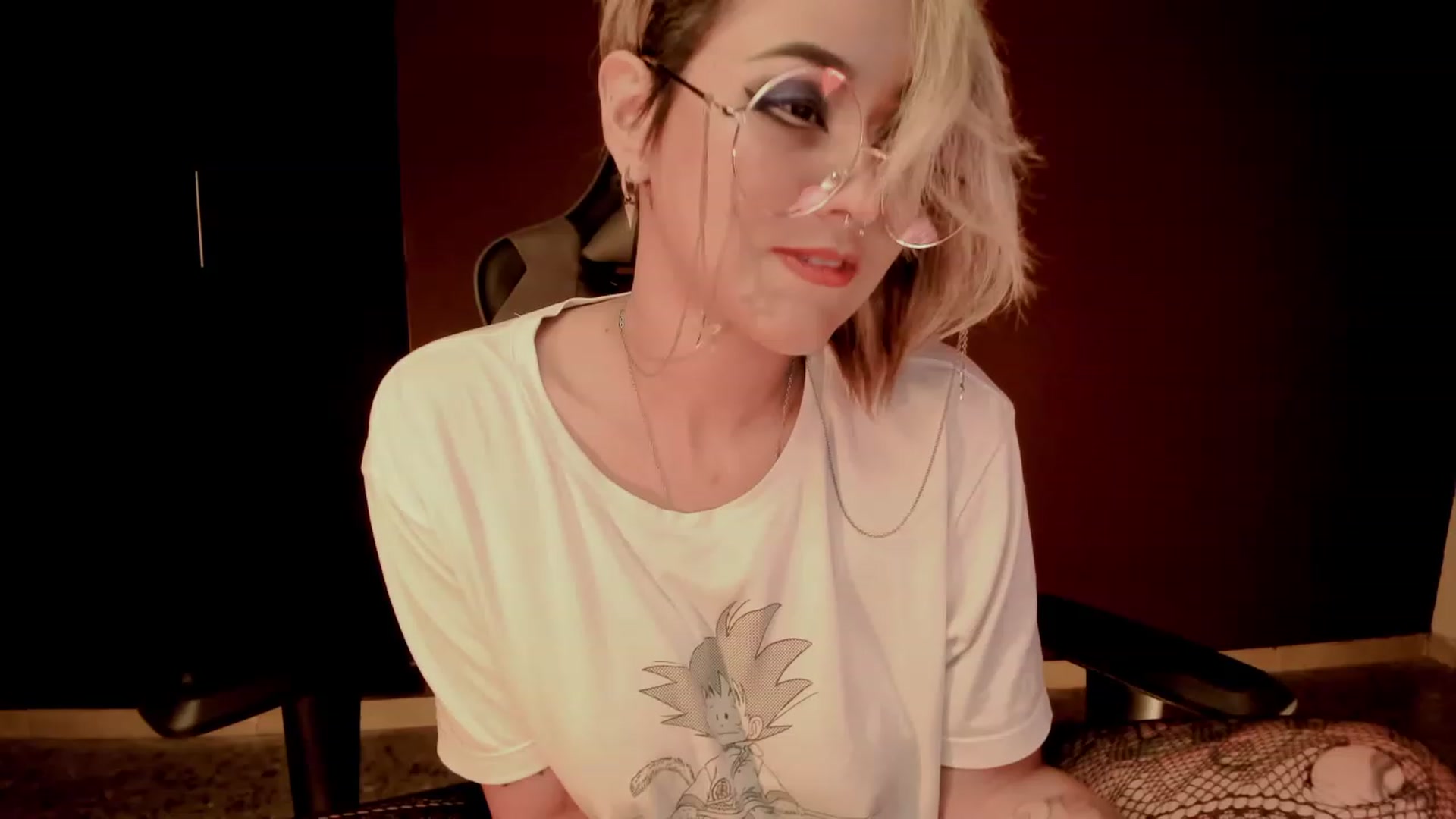 Gallery image thumbnail from AbraxxysRadio's myfreecams stream on, 02/13/2024, 24:18 image 12 of 20