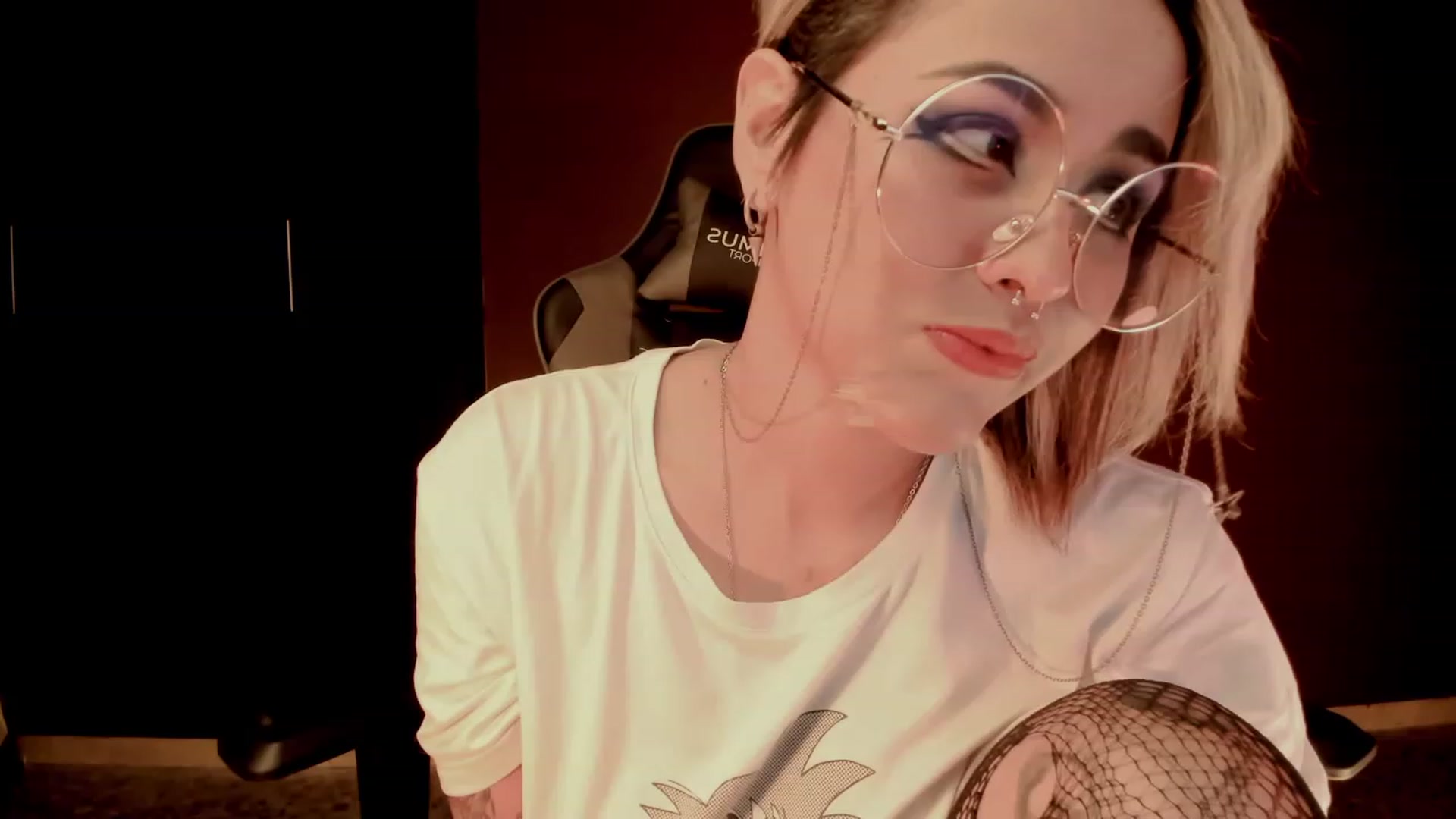 Gallery image thumbnail from AbraxxysRadio's myfreecams stream on, 02/13/2024, 24:18 image 18 of 20