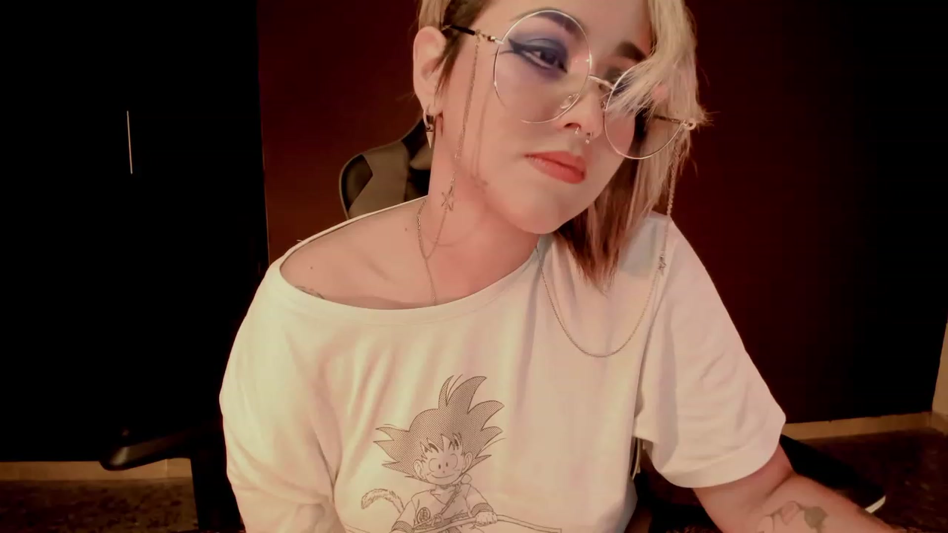 Gallery image thumbnail from AbraxxysRadio's myfreecams stream on, 02/13/2024, 24:18 image 11 of 20
